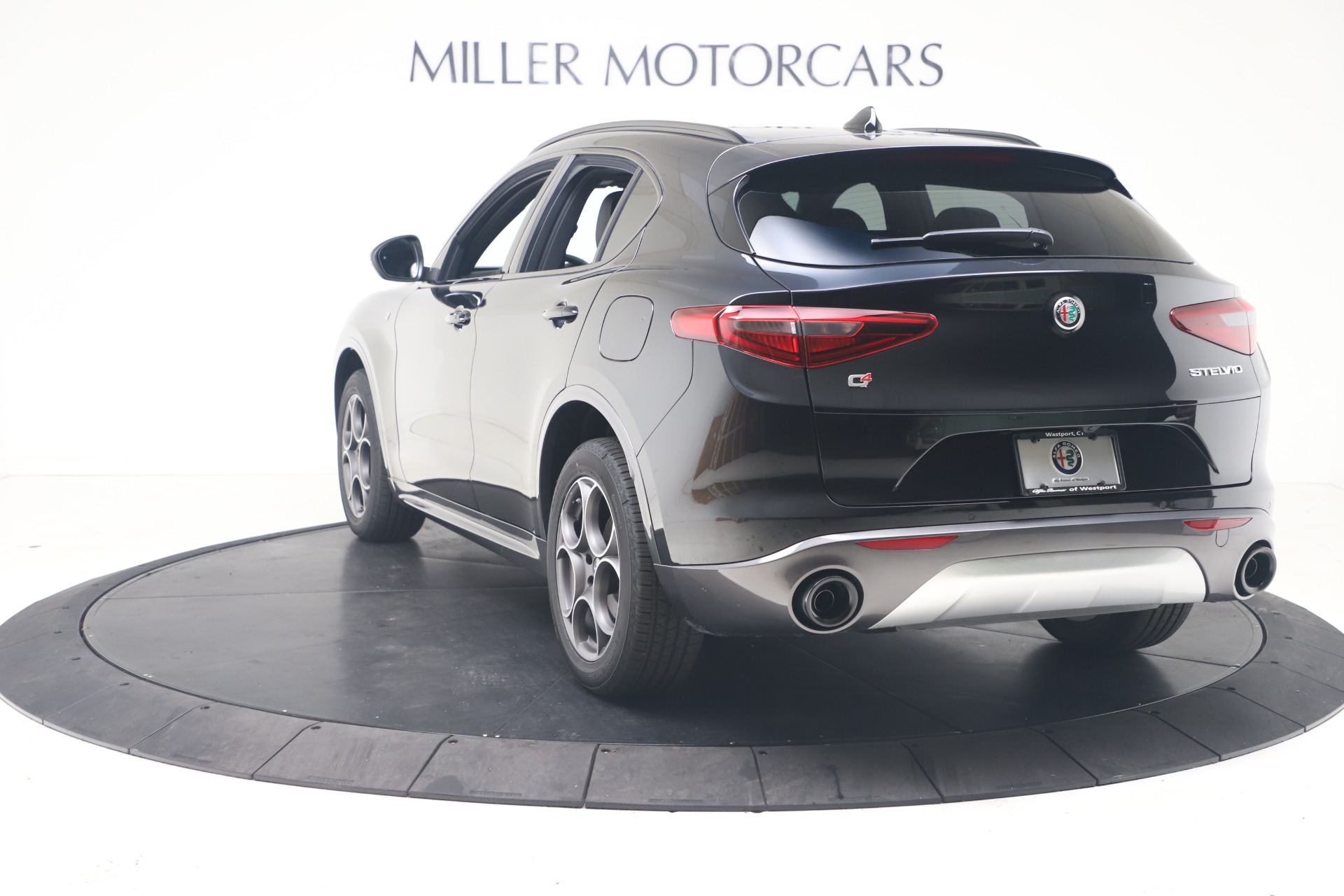New 2022 Alfa Romeo Stelvio Ti | St. Petersburg, FL