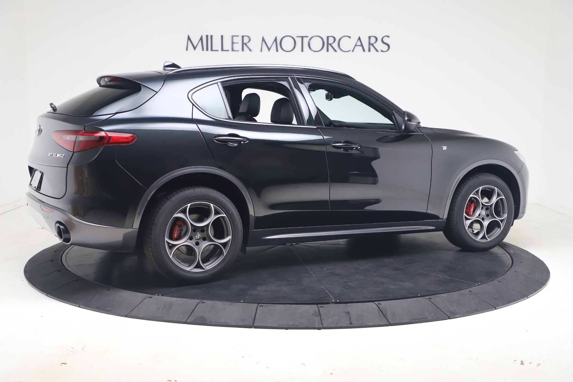 New 2022 Alfa Romeo Stelvio Ti | St. Petersburg, FL