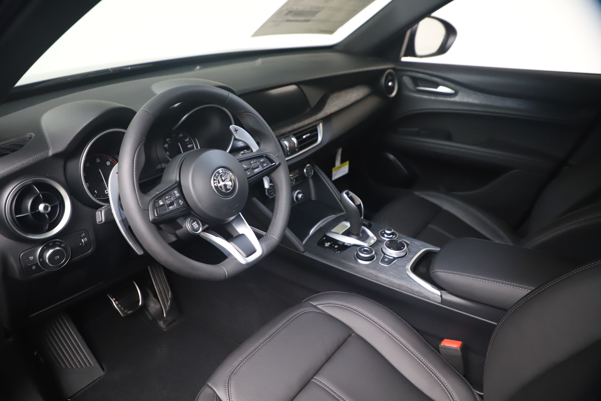 New 2022 Alfa Romeo Stelvio Sprint | St. Petersburg, FL