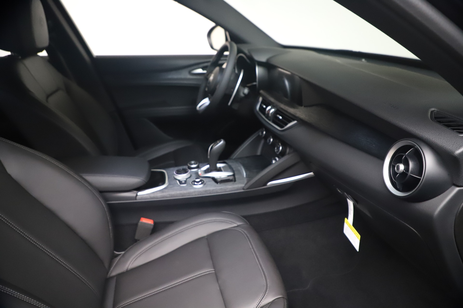 New 2022 Alfa Romeo Stelvio Sprint | St. Petersburg, FL