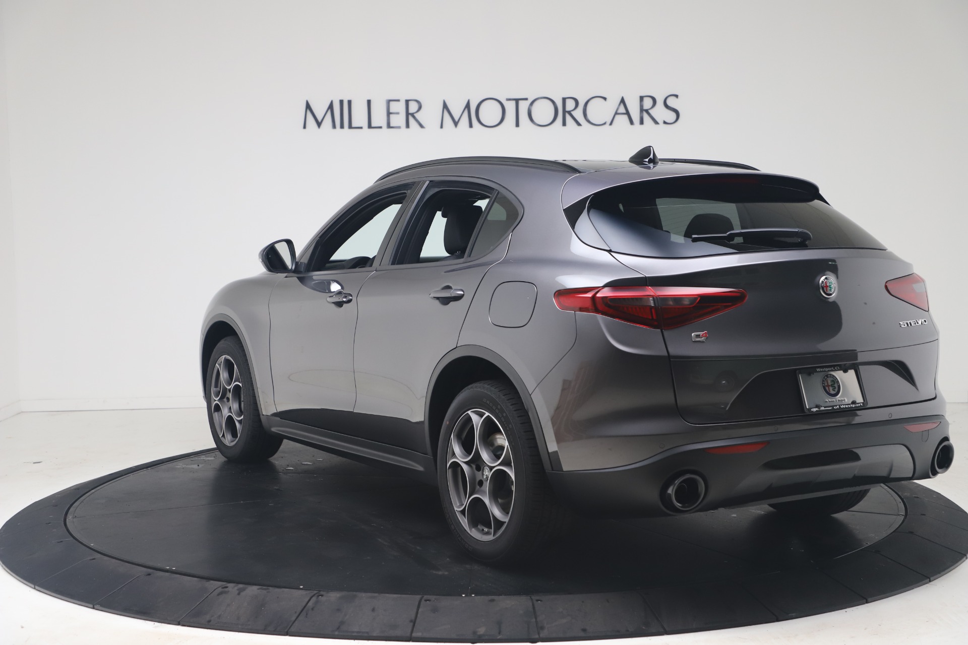 New 2022 Alfa Romeo Stelvio Sprint | St. Petersburg, FL
