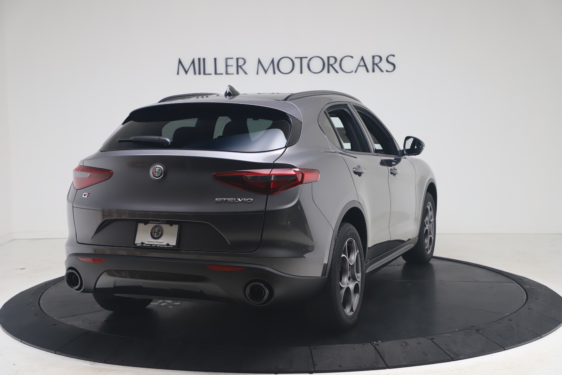 New 2022 Alfa Romeo Stelvio Sprint | St. Petersburg, FL
