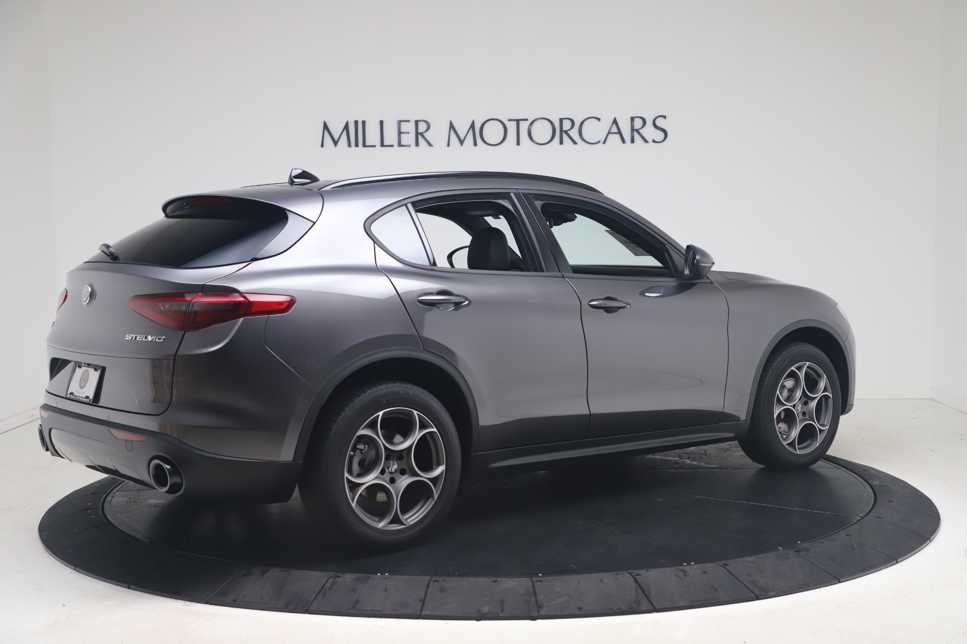 New 2022 Alfa Romeo Stelvio Sprint | St. Petersburg, FL