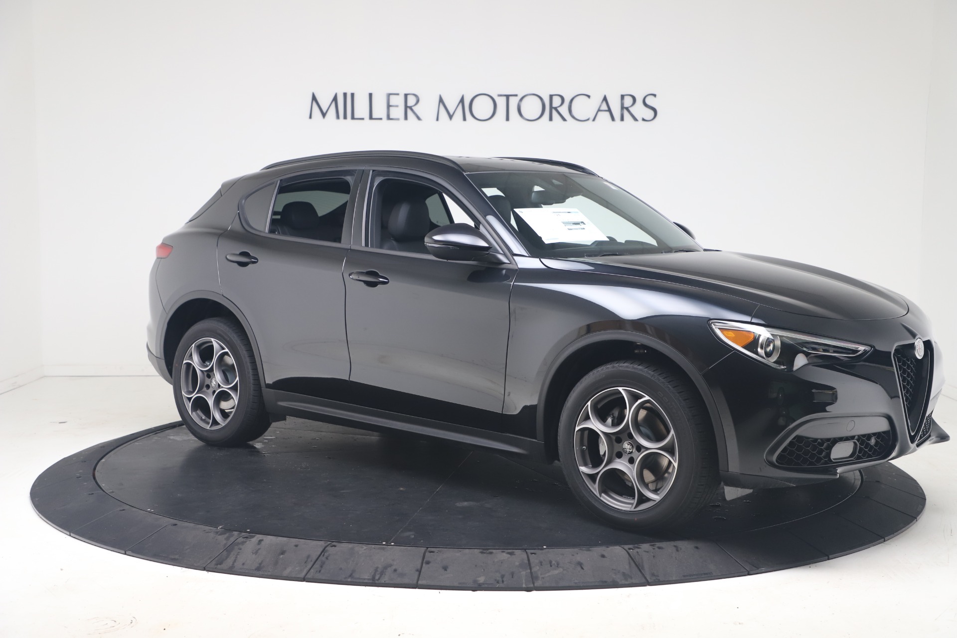 New 2022 Alfa Romeo Stelvio Sprint | St. Petersburg, FL