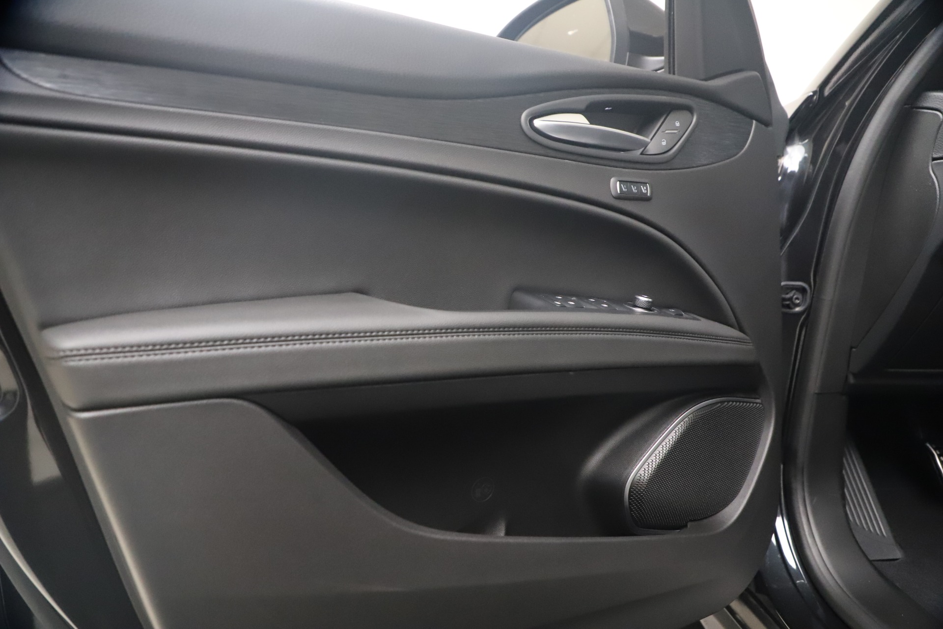 New 2022 Alfa Romeo Stelvio Sprint | St. Petersburg, FL