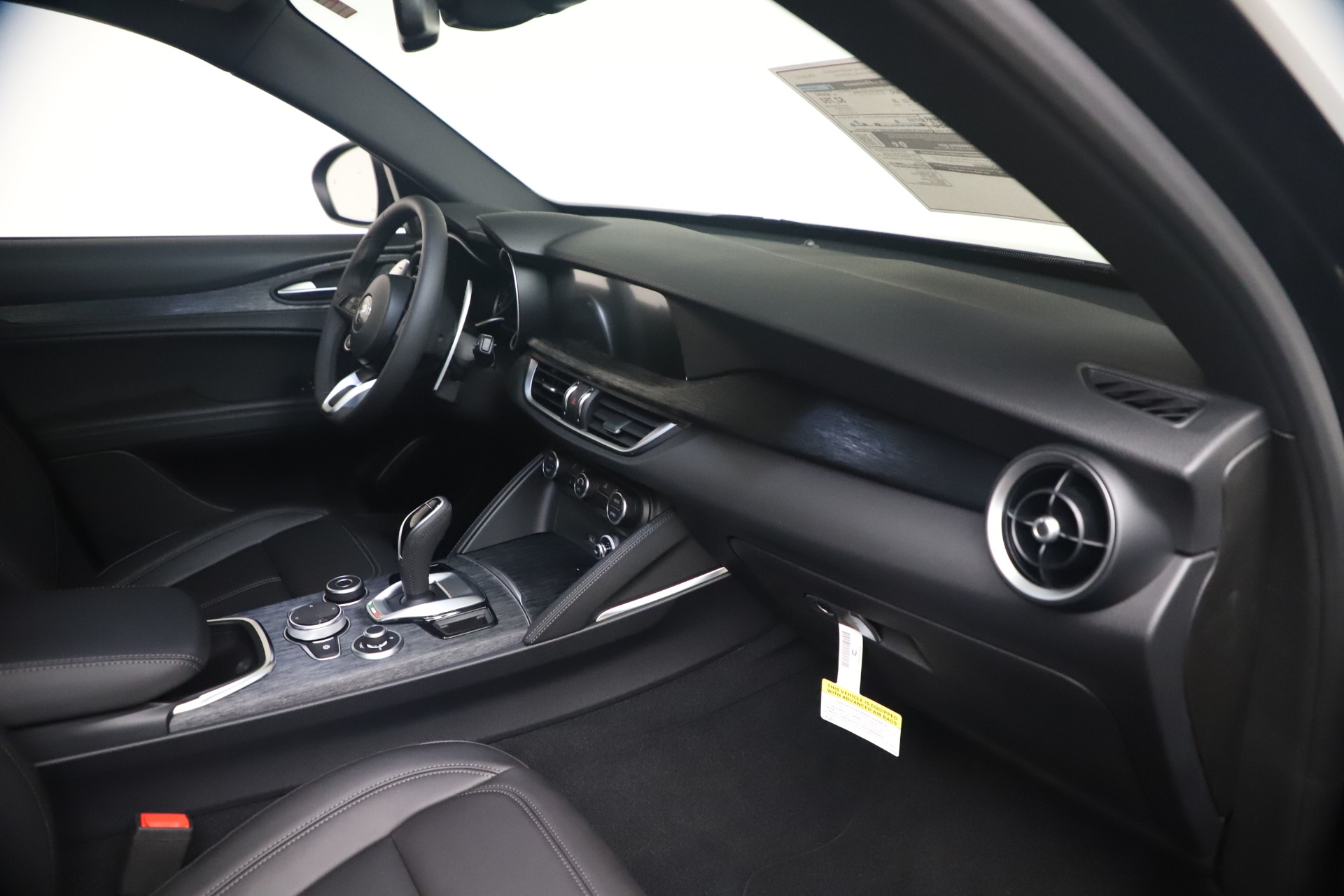 New 2022 Alfa Romeo Stelvio Sprint | St. Petersburg, FL
