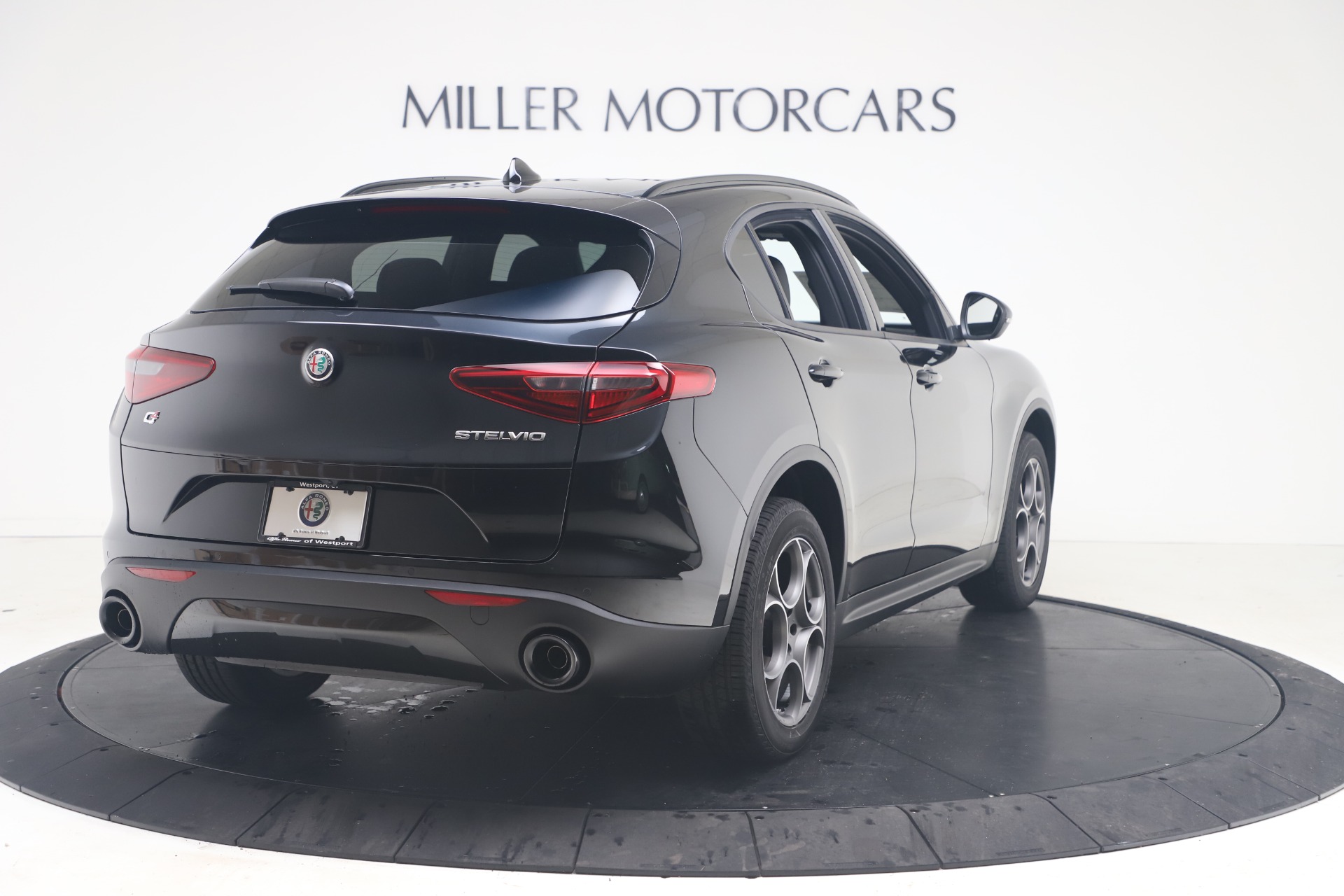 New 2022 Alfa Romeo Stelvio Sprint | St. Petersburg, FL