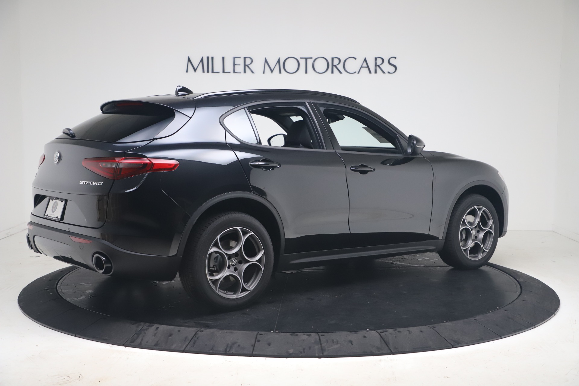New 2022 Alfa Romeo Stelvio Sprint | St. Petersburg, FL