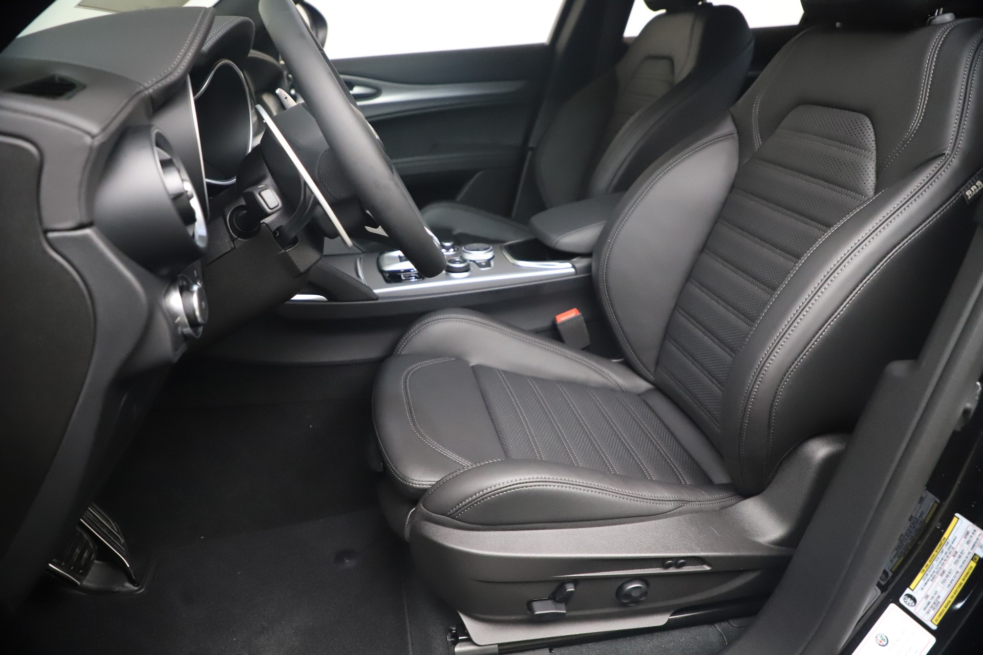 New 2022 Alfa Romeo Stelvio Veloce | St. Petersburg, FL
