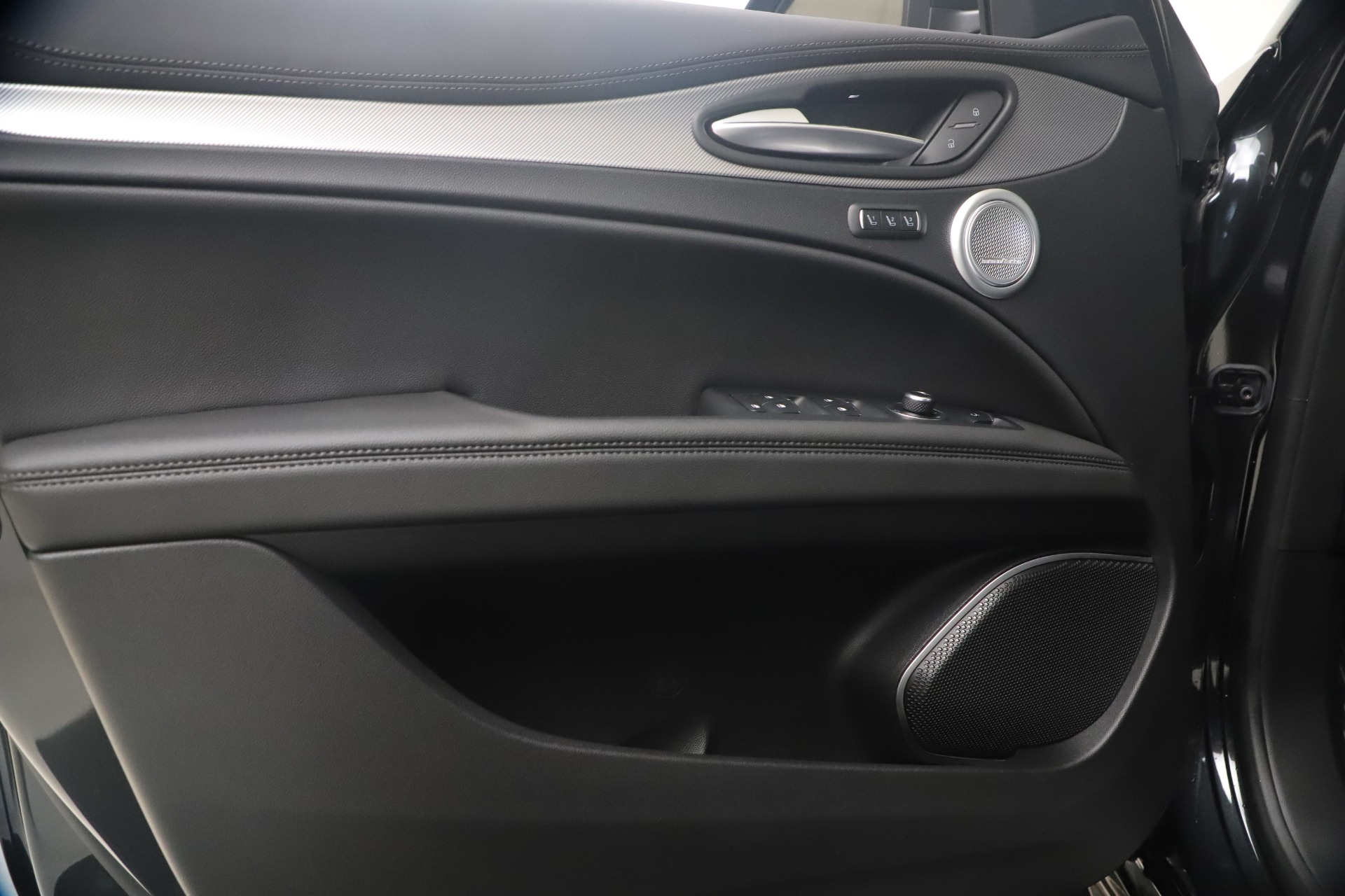 New 2022 Alfa Romeo Stelvio Veloce | St. Petersburg, FL
