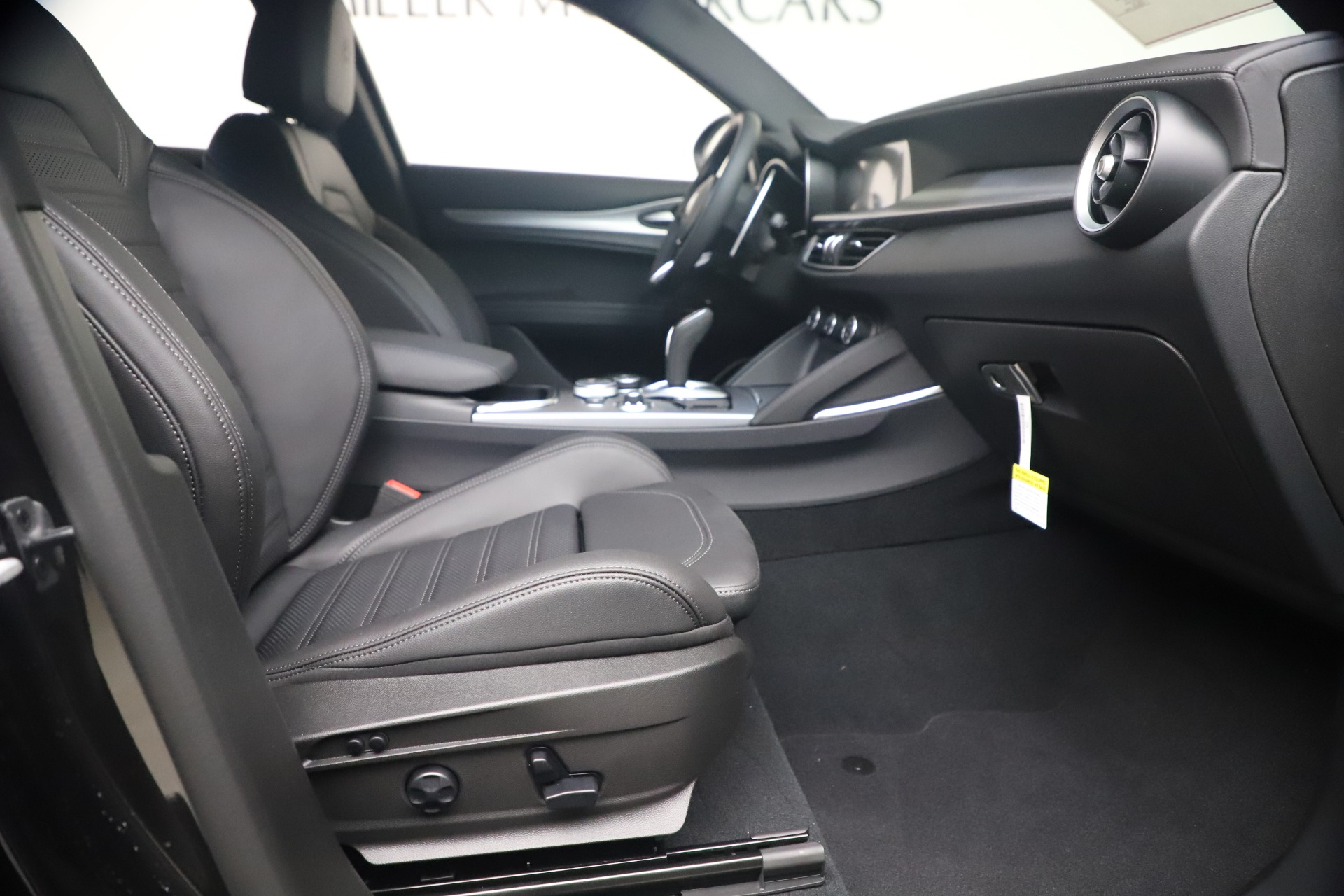 New 2022 Alfa Romeo Stelvio Veloce | St. Petersburg, FL