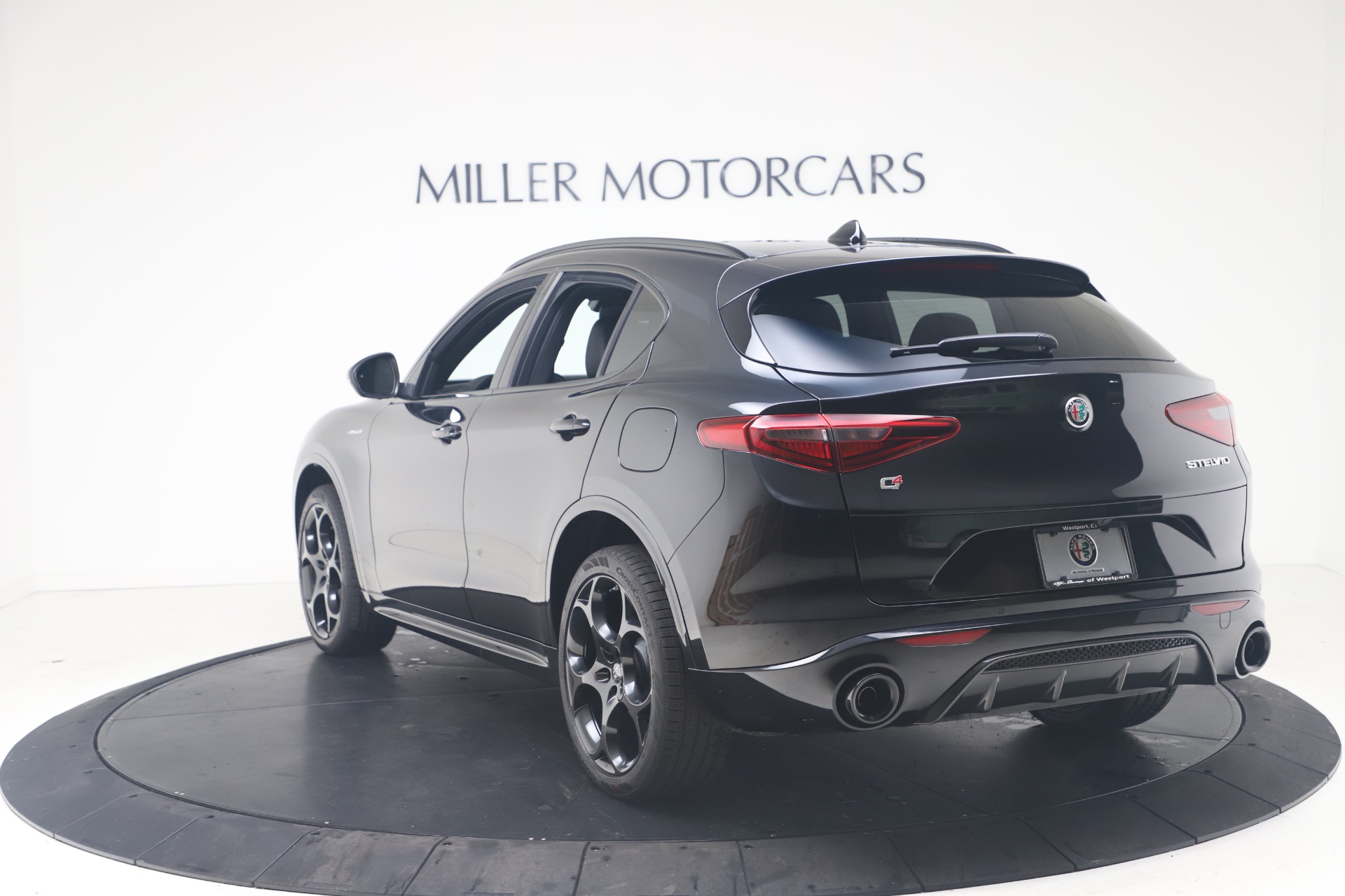 New 2022 Alfa Romeo Stelvio Veloce | St. Petersburg, FL