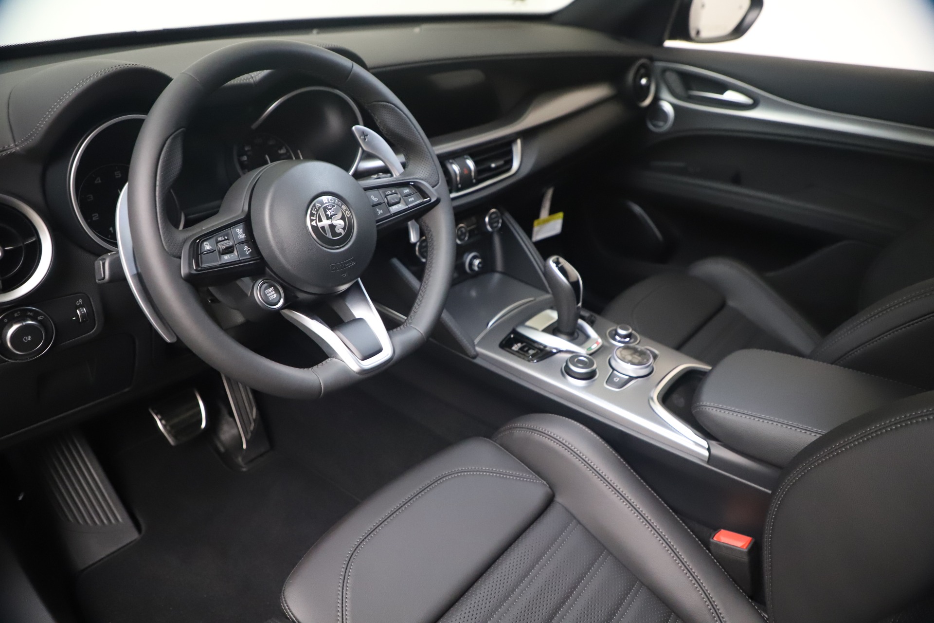 New 2022 Alfa Romeo Stelvio Veloce | St. Petersburg, FL