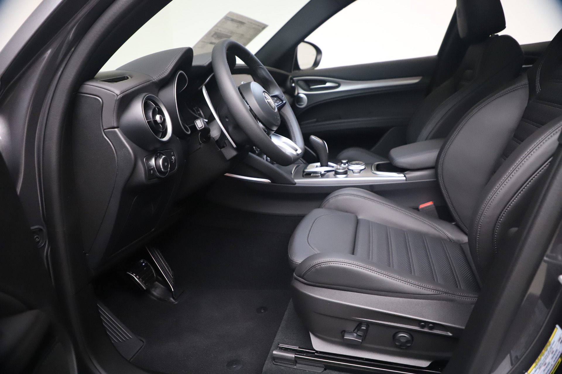 New 2022 Alfa Romeo Stelvio Veloce | St. Petersburg, FL