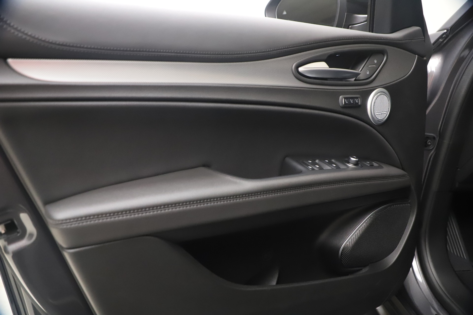 New 2022 Alfa Romeo Stelvio Veloce | St. Petersburg, FL