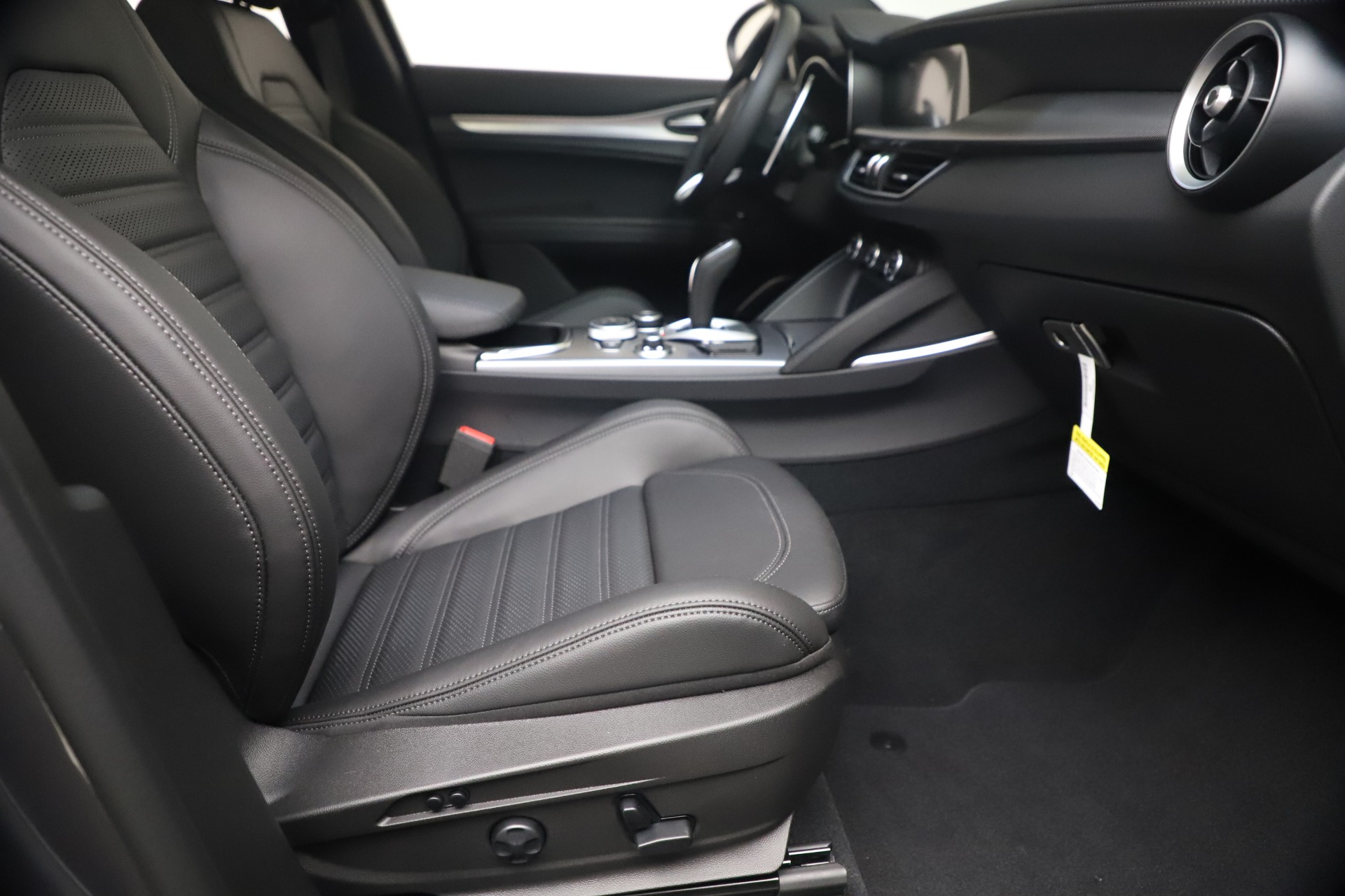 New 2022 Alfa Romeo Stelvio Veloce | St. Petersburg, FL