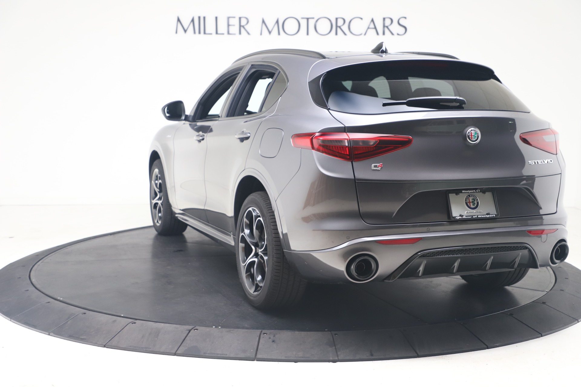 New 2022 Alfa Romeo Stelvio Veloce | St. Petersburg, FL