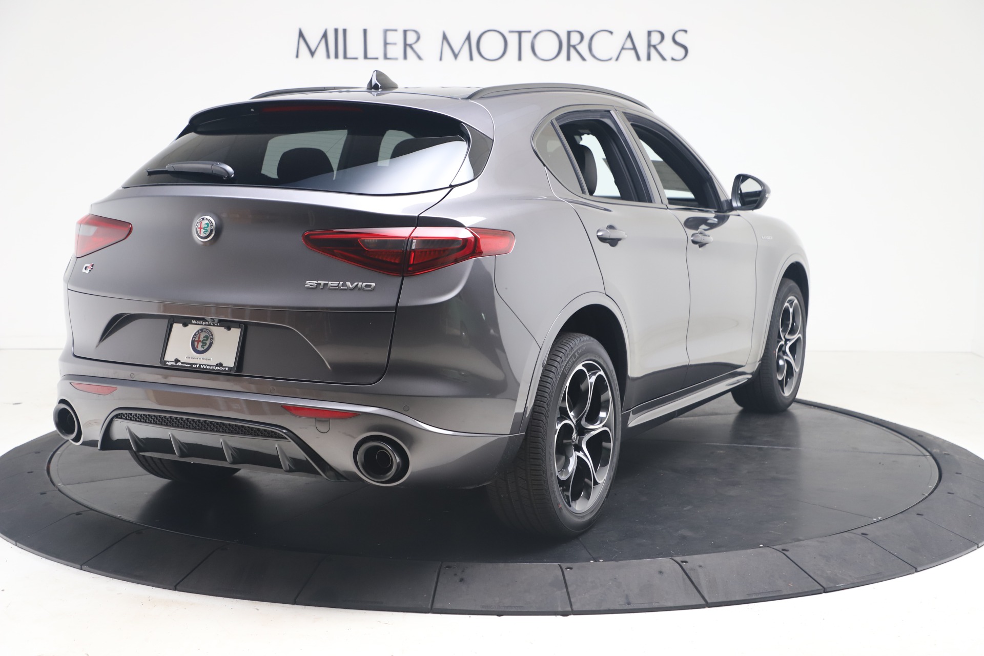 New 2022 Alfa Romeo Stelvio Veloce | St. Petersburg, FL