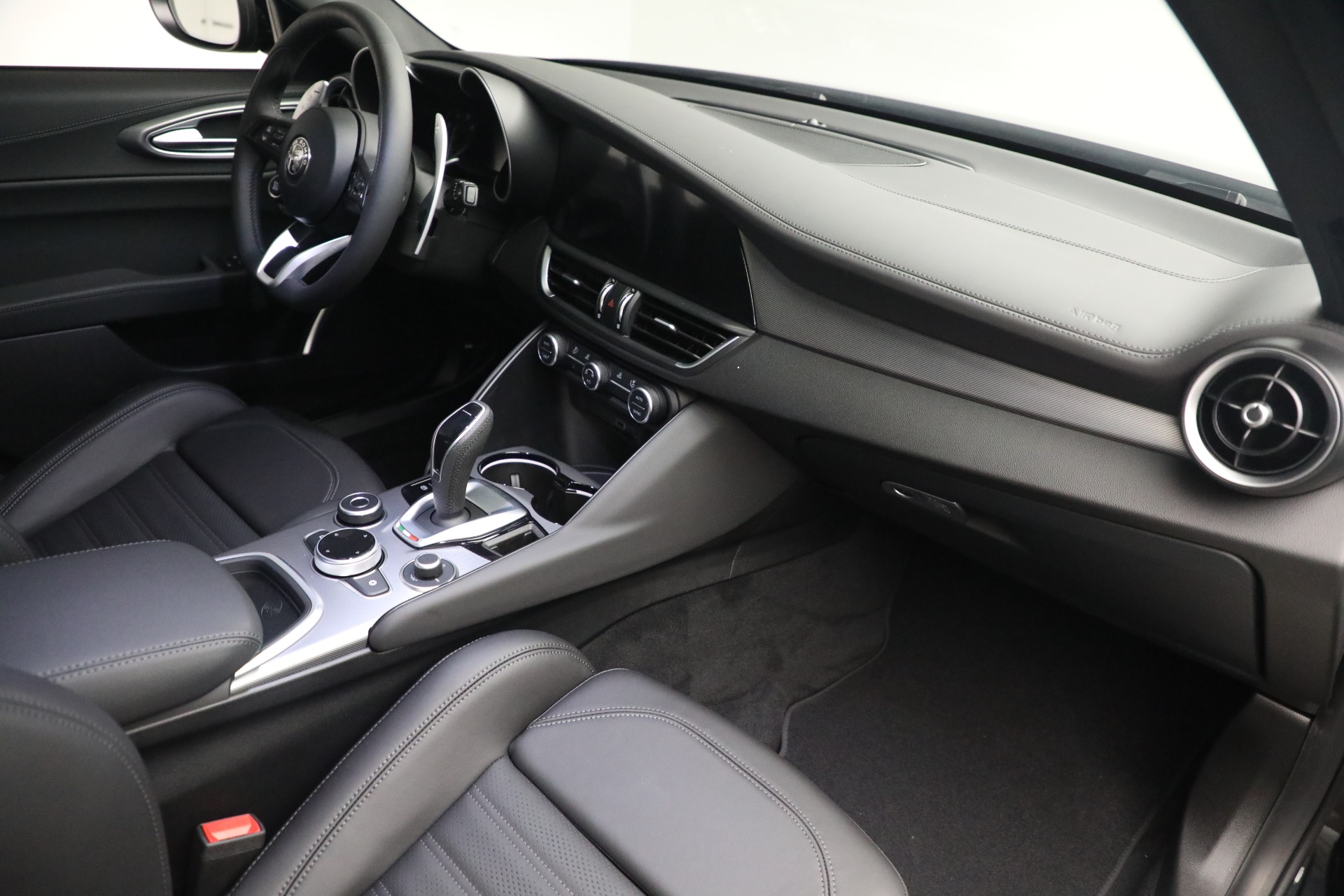 New 2022 Alfa Romeo Giulia Veloce | St. Petersburg, FL