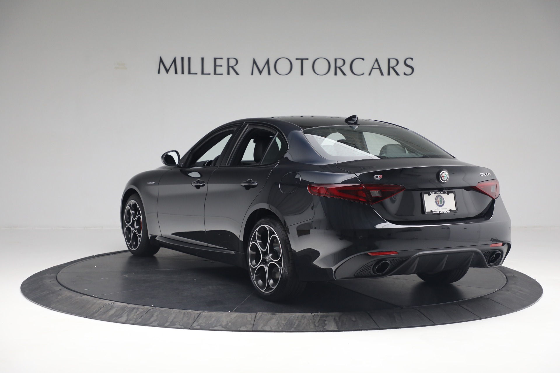 New 2022 Alfa Romeo Giulia Veloce | St. Petersburg, FL