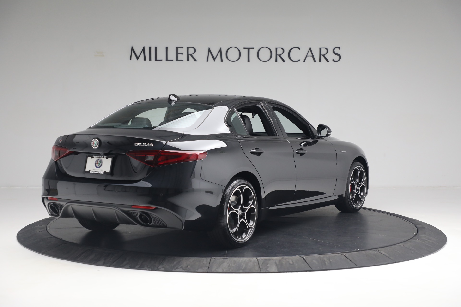 New 2022 Alfa Romeo Giulia Veloce | St. Petersburg, FL