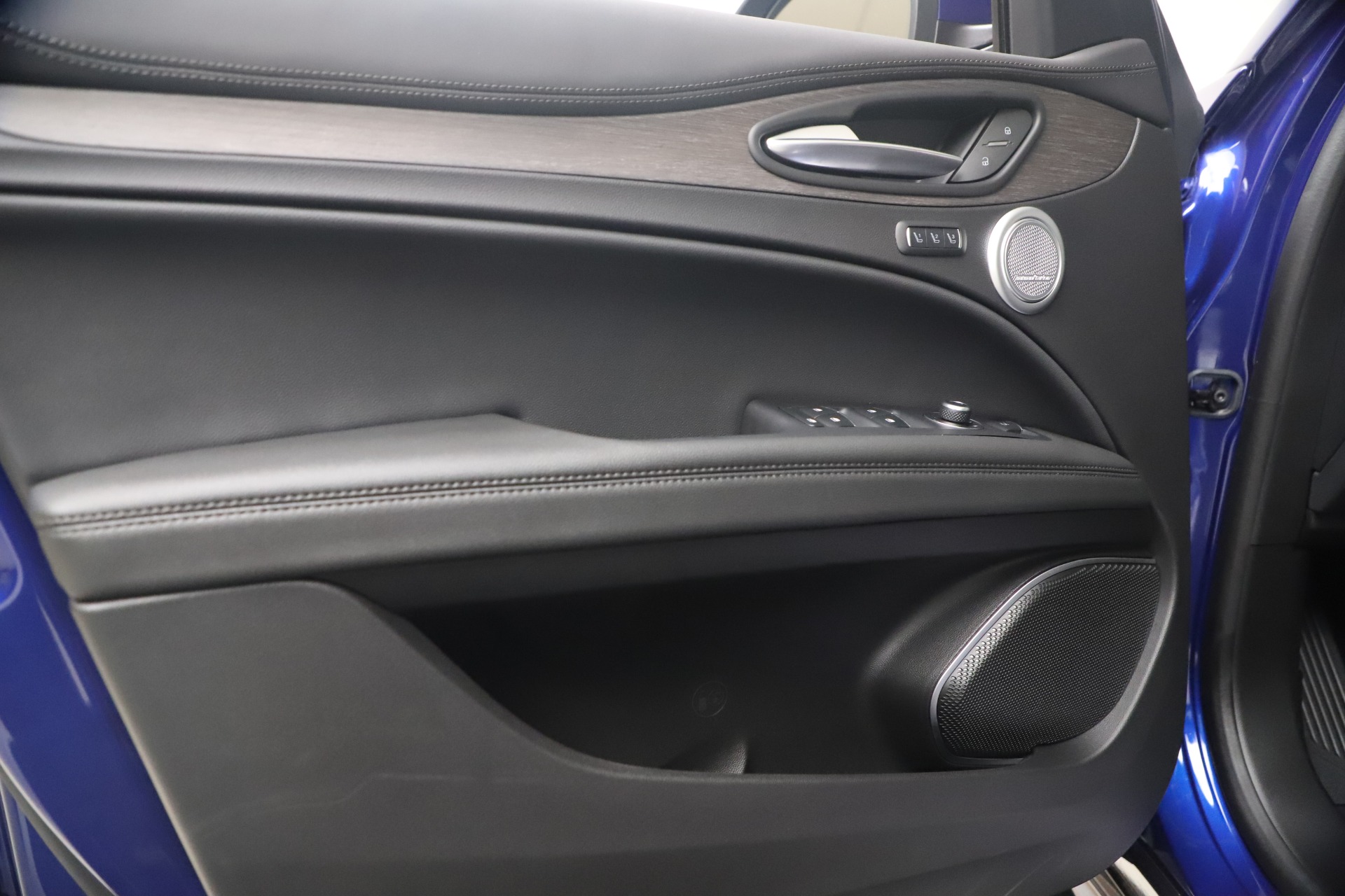 New 2022 Alfa Romeo Stelvio Ti | St. Petersburg, FL