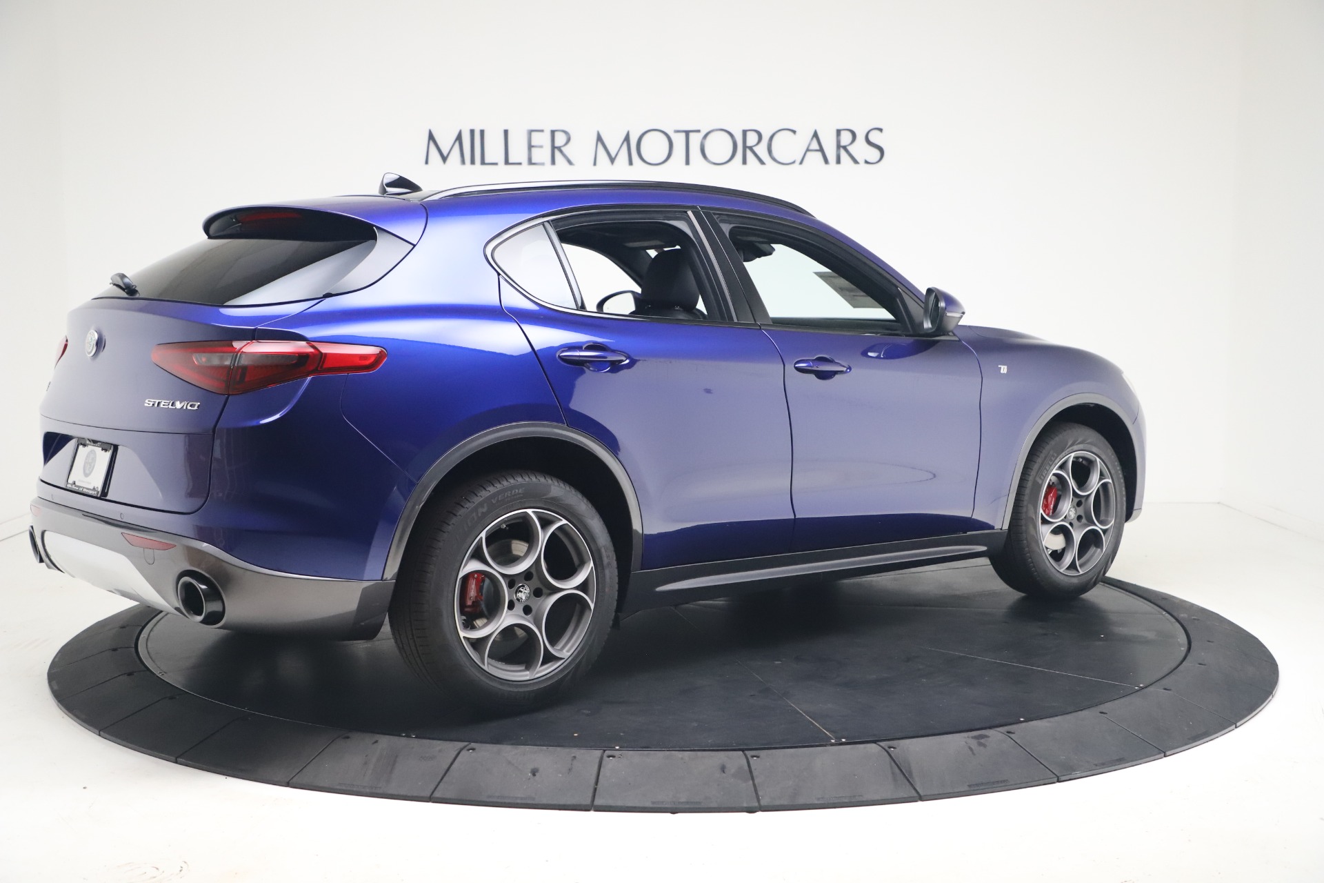 New 2022 Alfa Romeo Stelvio Ti | St. Petersburg, FL