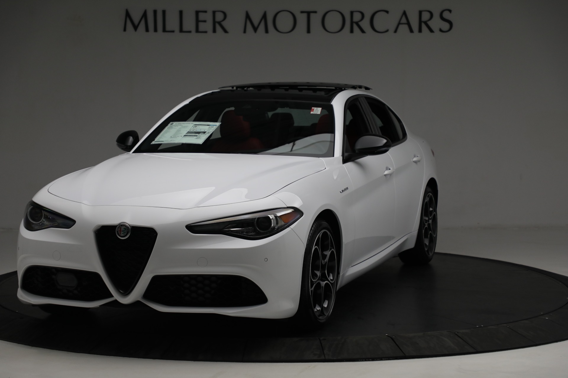 New 2022 Alfa Romeo Giulia Veloce | St. Petersburg, FL
