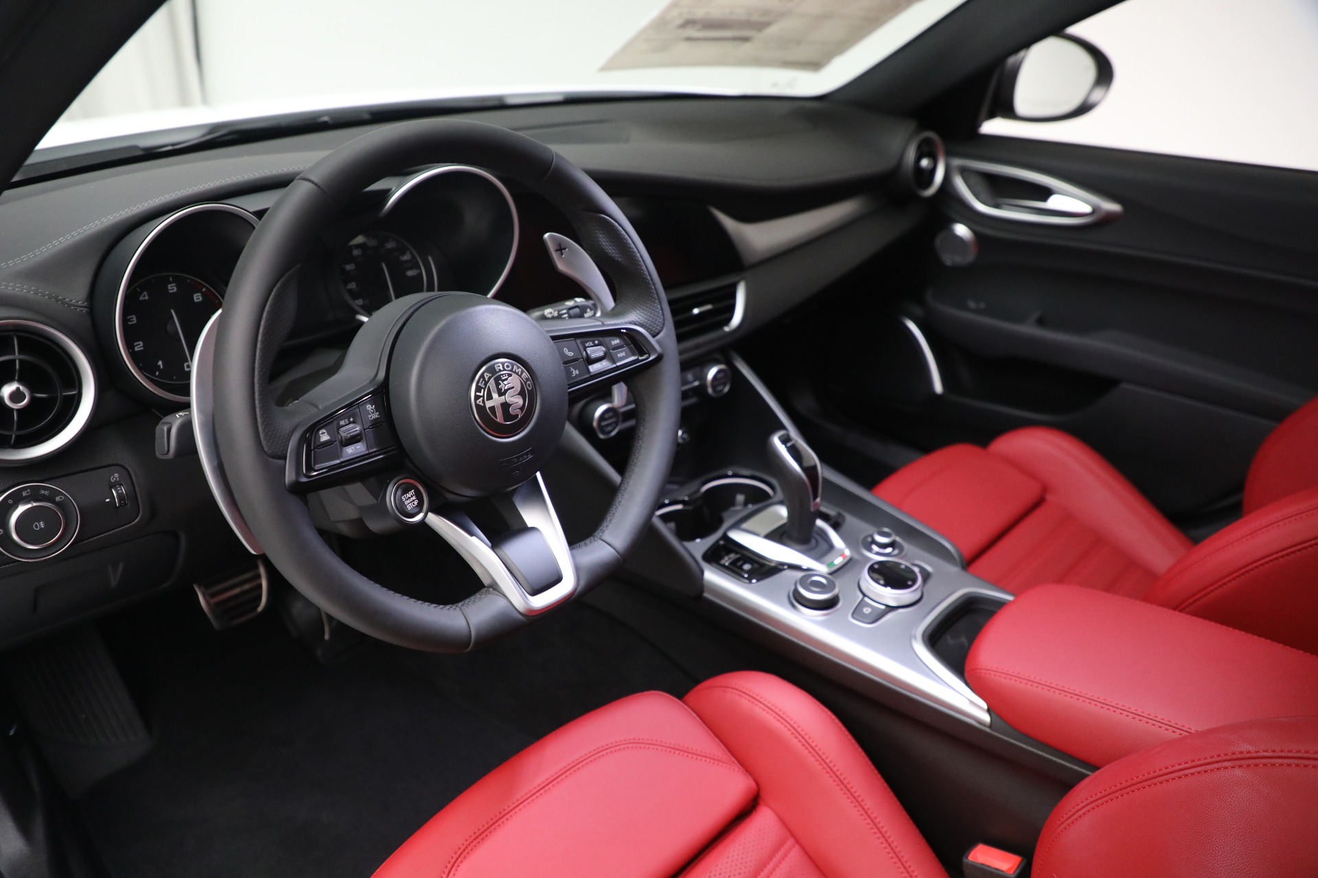 New 2022 Alfa Romeo Giulia Veloce | St. Petersburg, FL