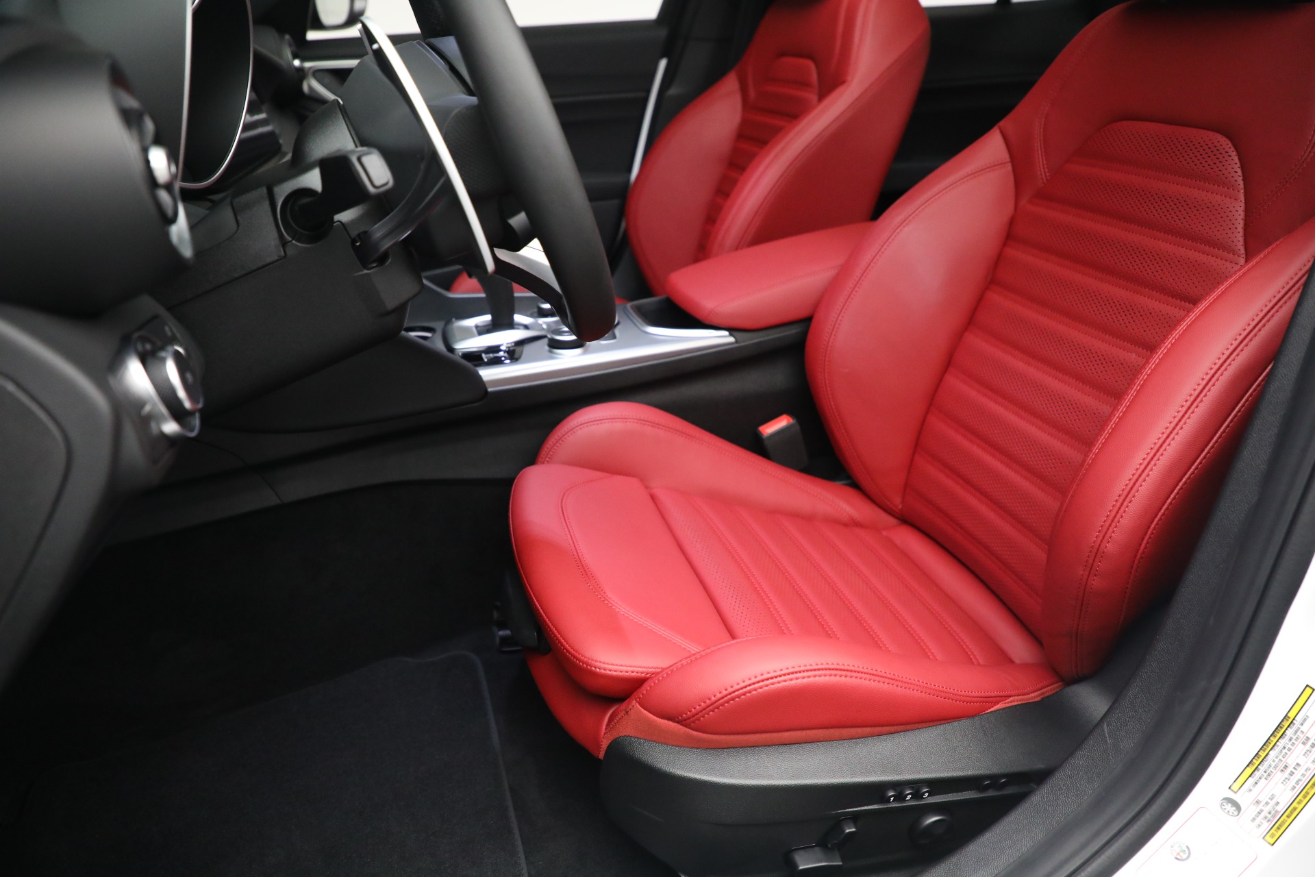 New 2022 Alfa Romeo Giulia Veloce | St. Petersburg, FL