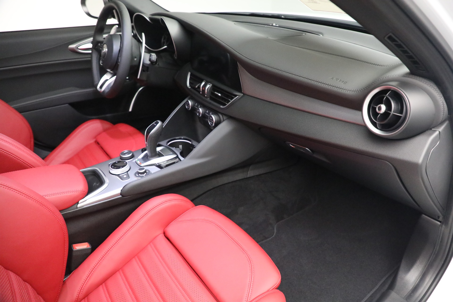 New 2022 Alfa Romeo Giulia Veloce | St. Petersburg, FL