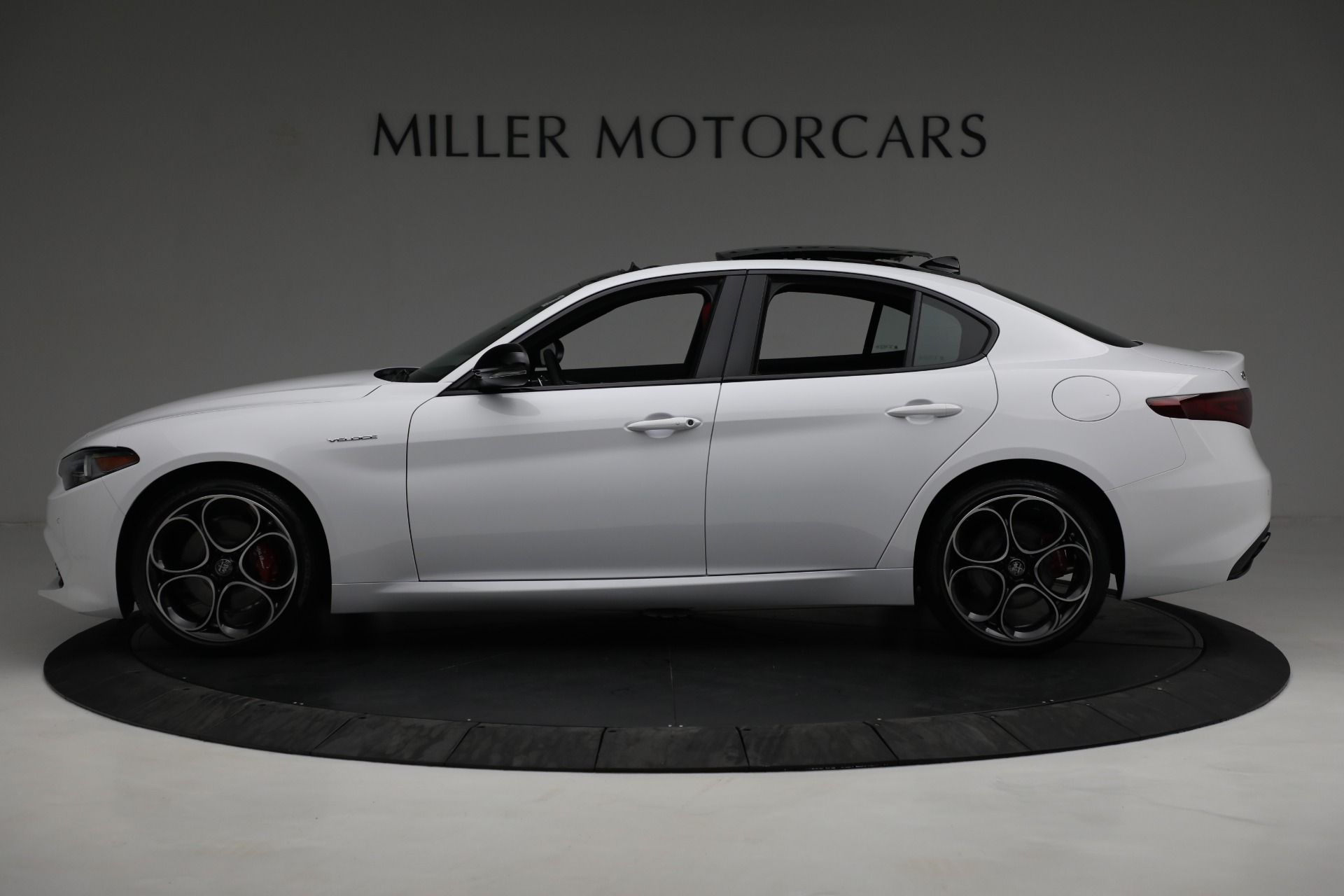 New 2022 Alfa Romeo Giulia Veloce | St. Petersburg, FL