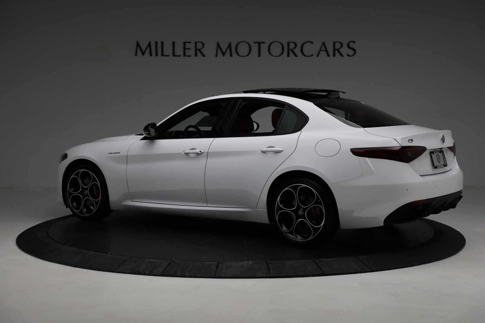 New 2022 Alfa Romeo Giulia Veloce | St. Petersburg, FL