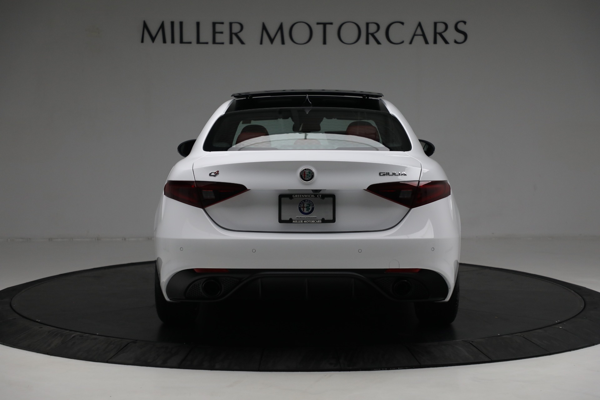 New 2022 Alfa Romeo Giulia Veloce | St. Petersburg, FL