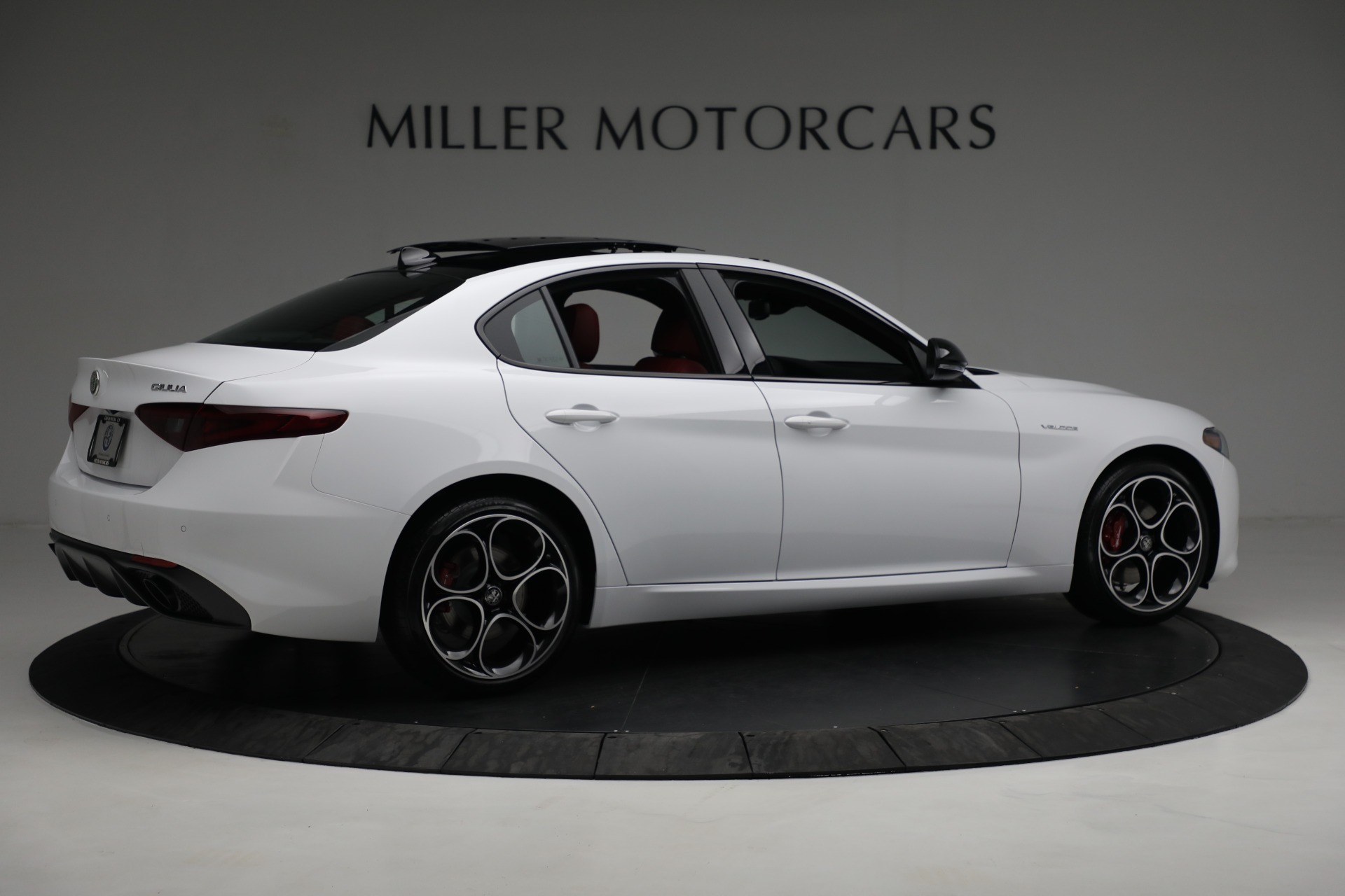 New 2022 Alfa Romeo Giulia Veloce | St. Petersburg, FL