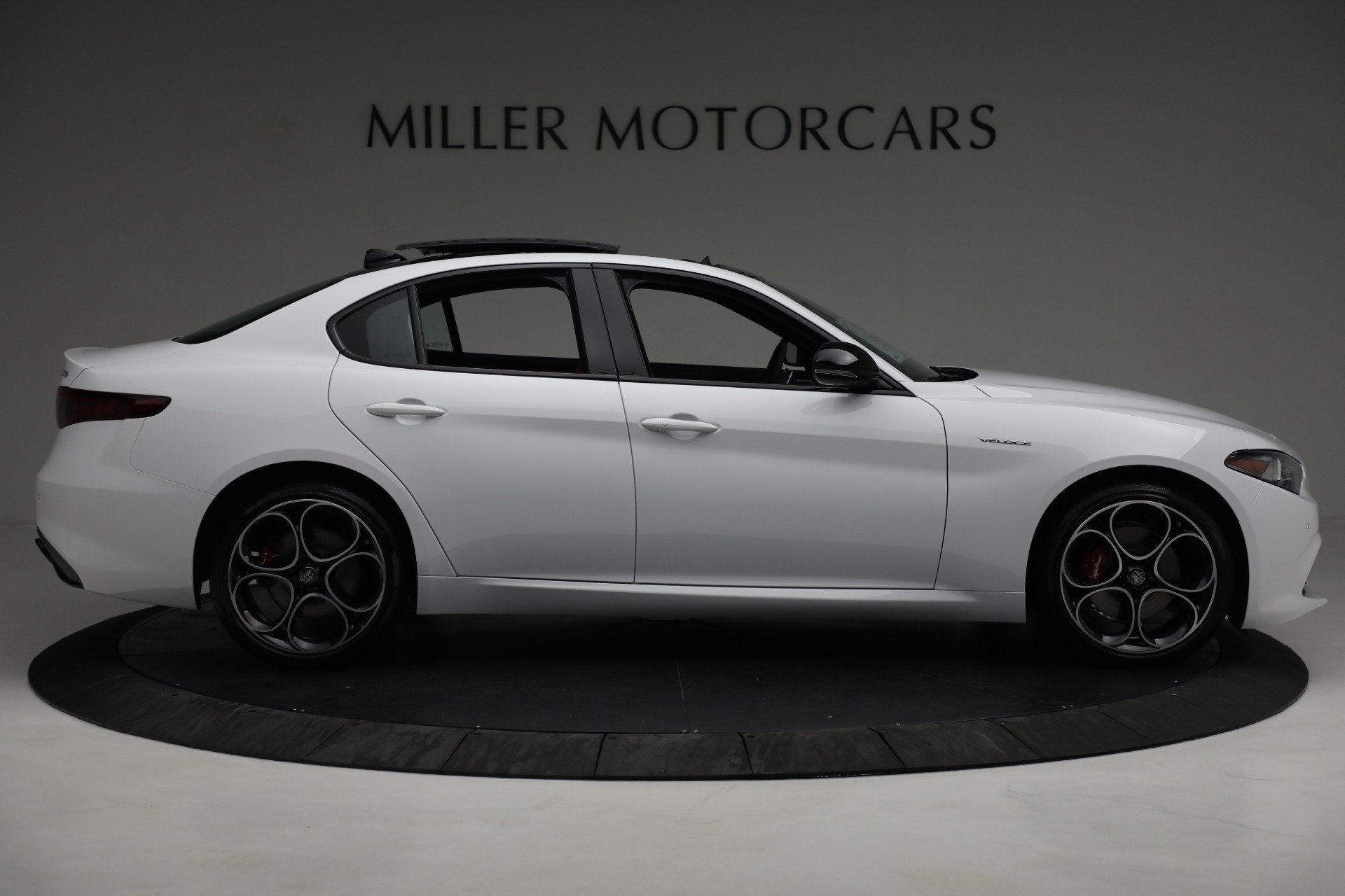 New 2022 Alfa Romeo Giulia Veloce | St. Petersburg, FL