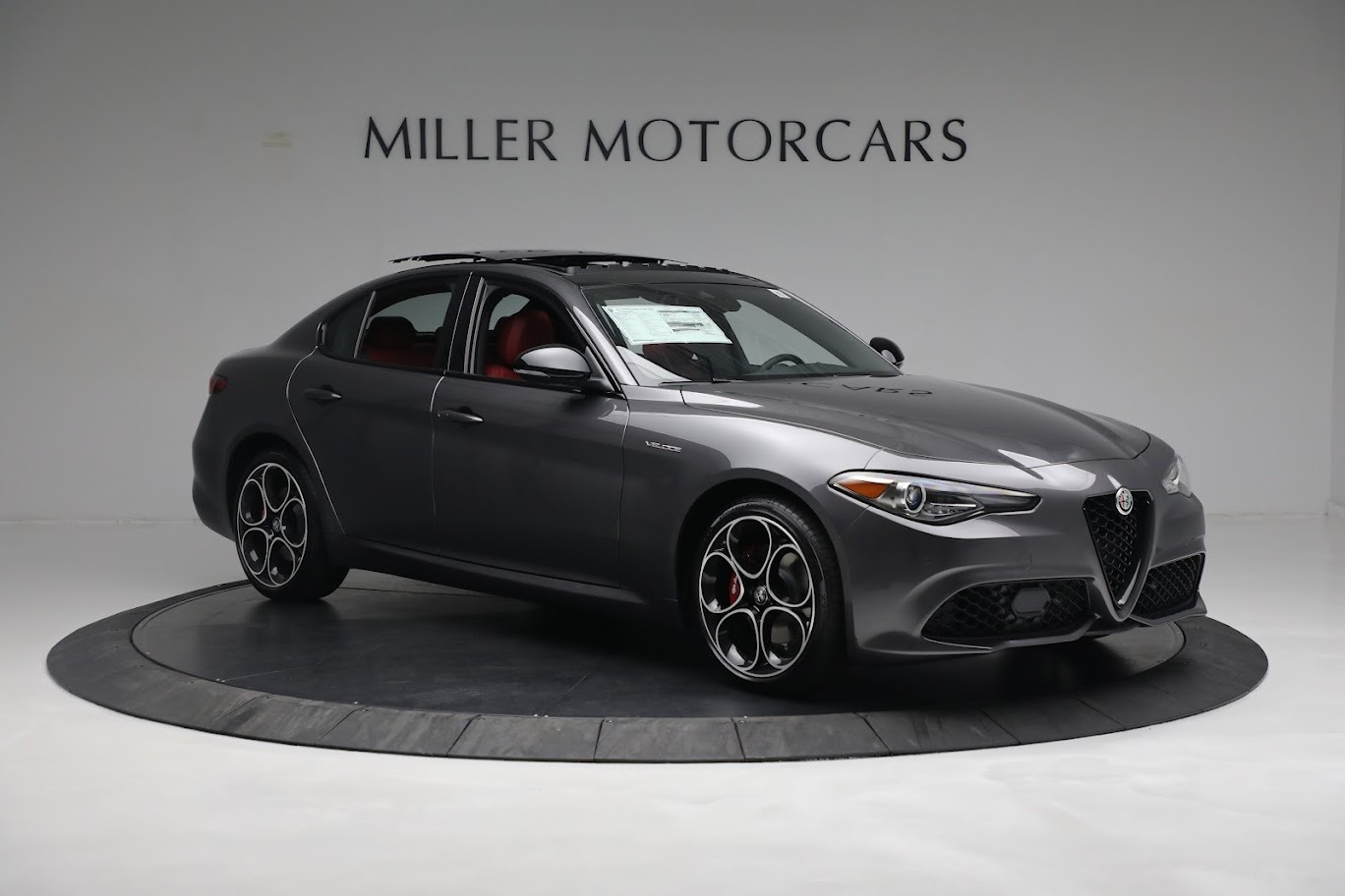 New 2022 Alfa Romeo Giulia Veloce | St. Petersburg, FL