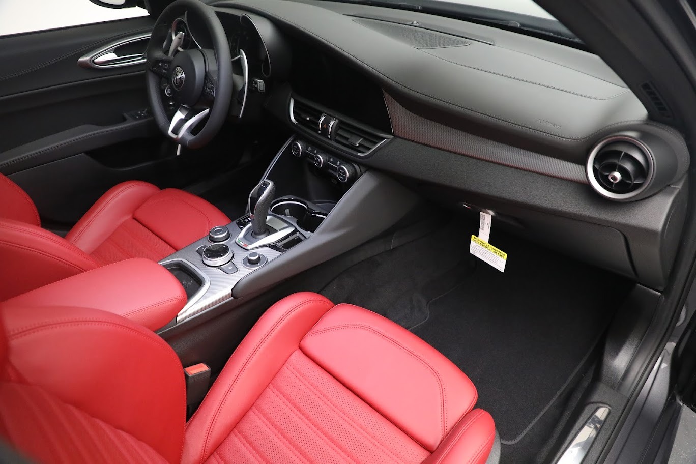 New 2022 Alfa Romeo Giulia Veloce | St. Petersburg, FL