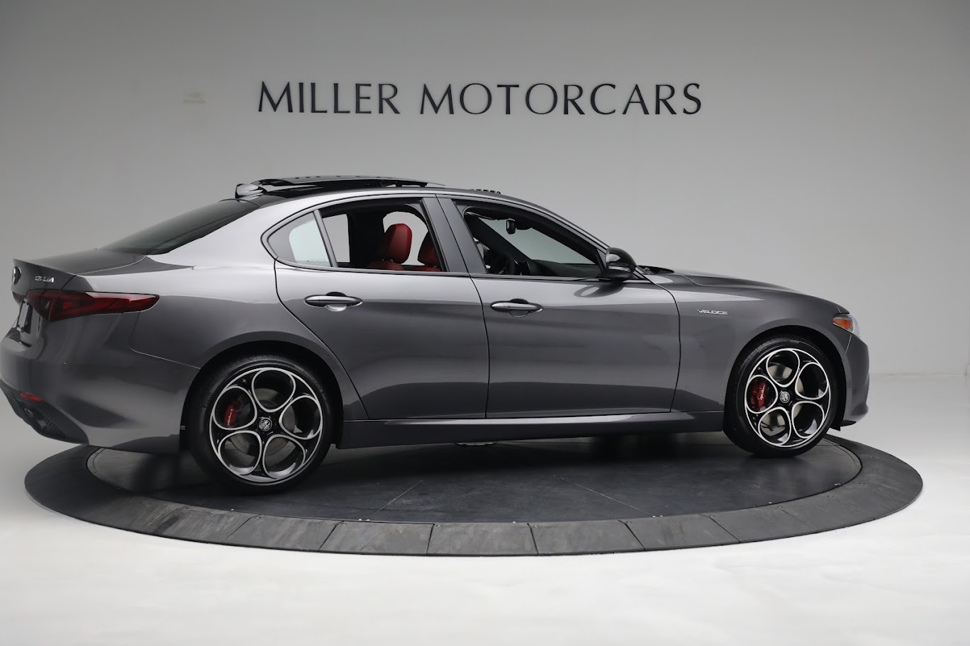 New 2022 Alfa Romeo Giulia Veloce | St. Petersburg, FL