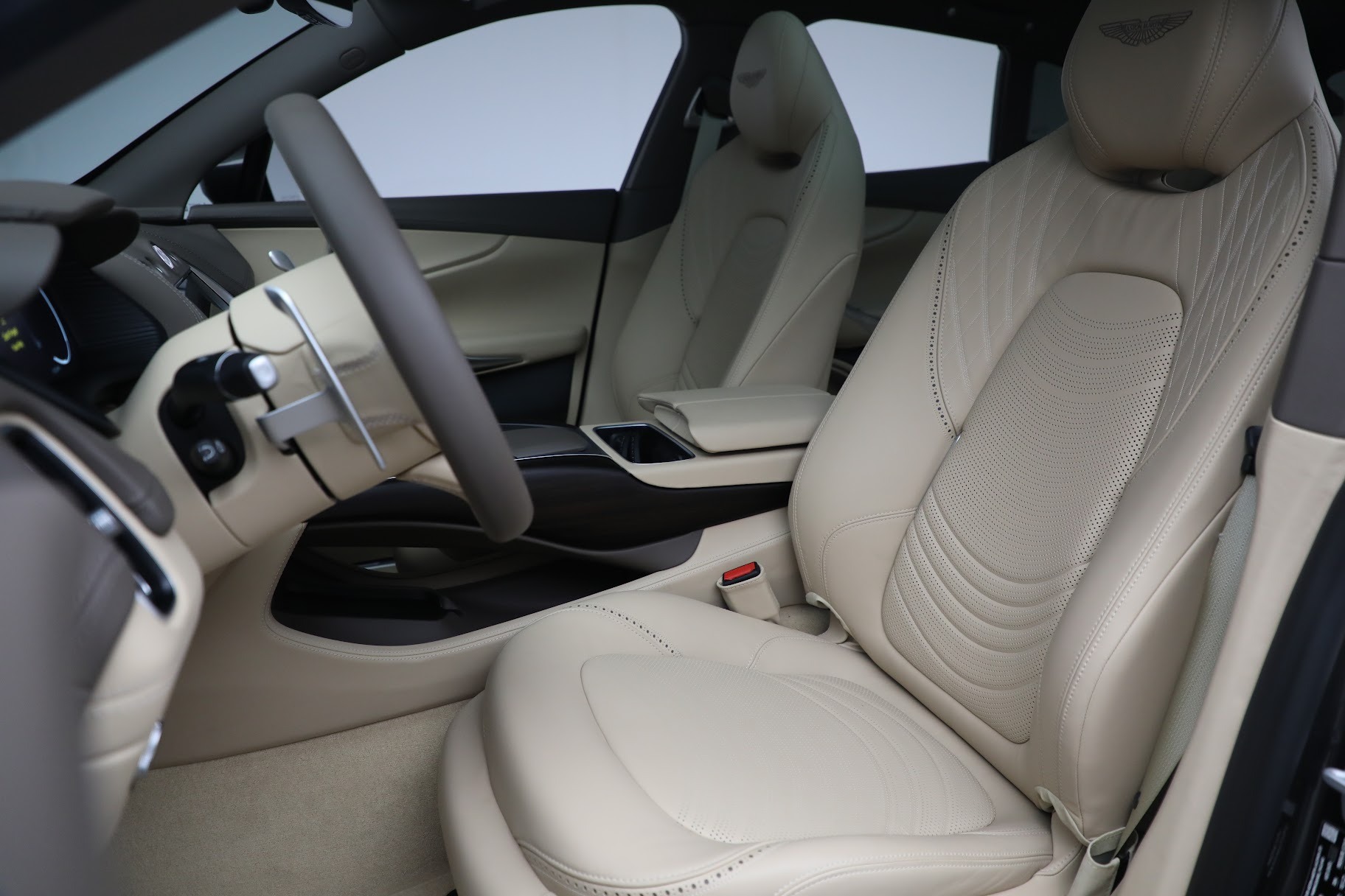 Used 2022 Aston Martin DBX | St. Petersburg, FL