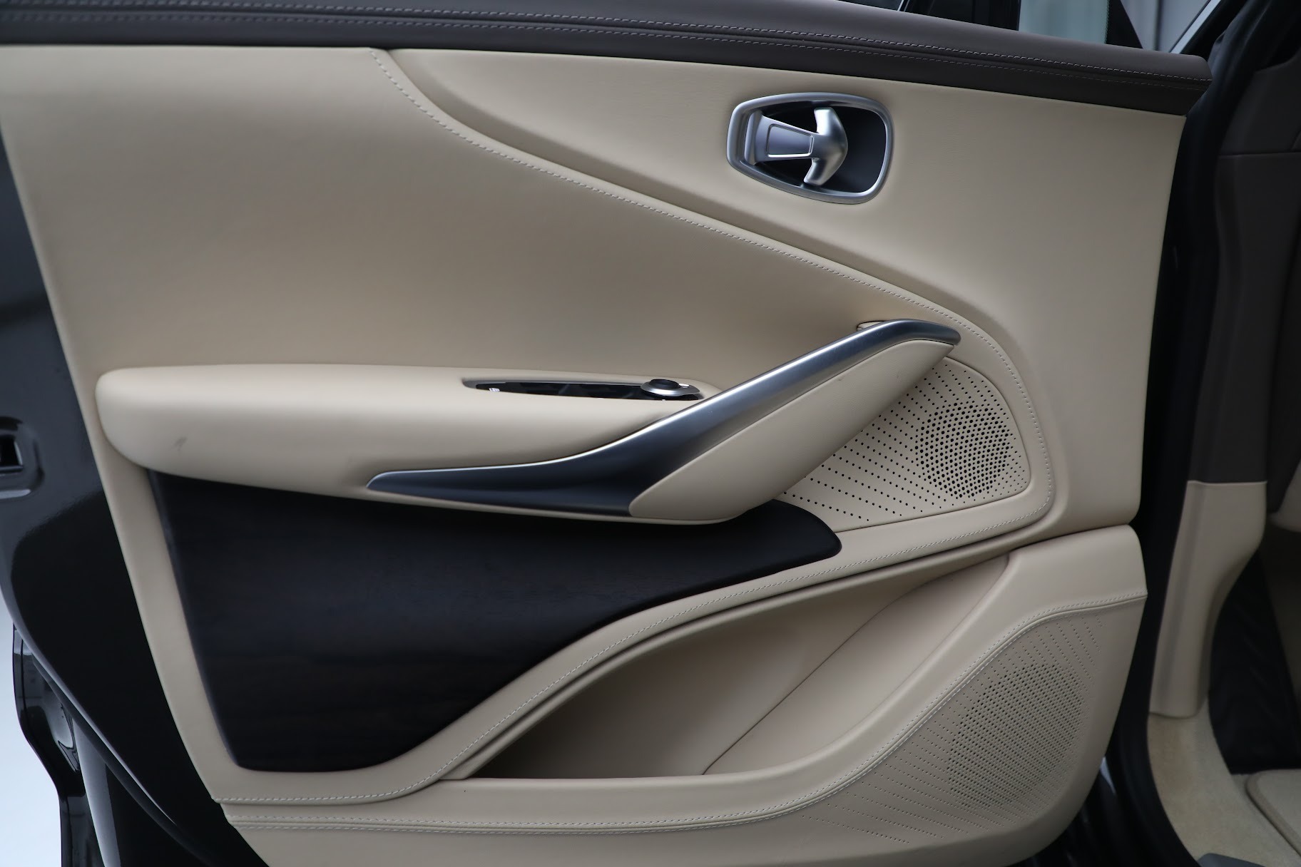 Used 2022 Aston Martin DBX | St. Petersburg, FL