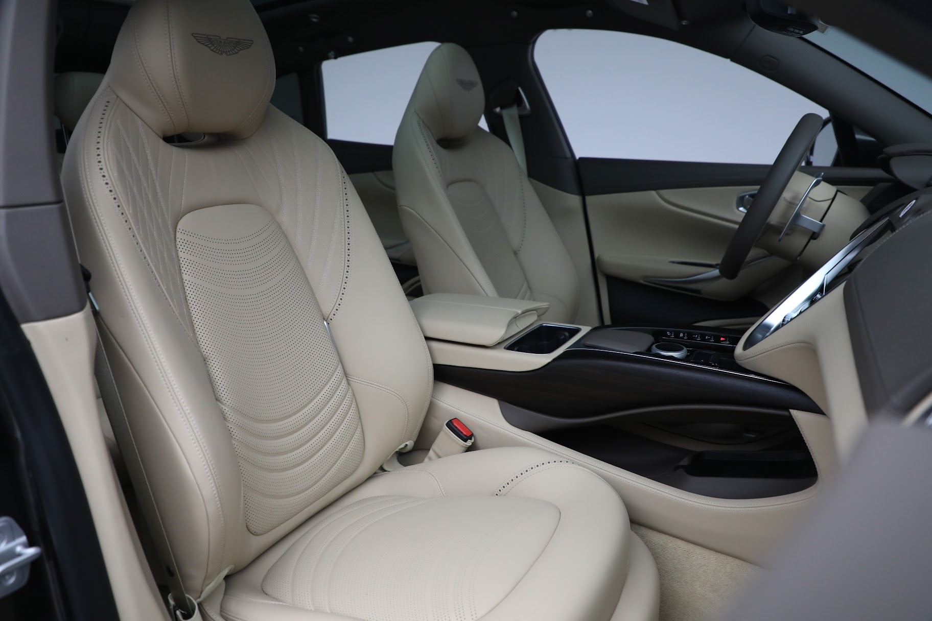 Used 2022 Aston Martin DBX | St. Petersburg, FL