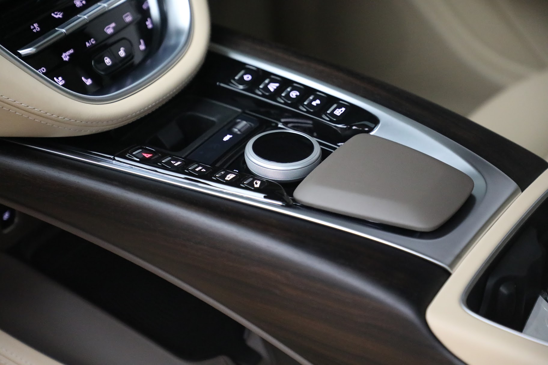 Used 2022 Aston Martin DBX | St. Petersburg, FL