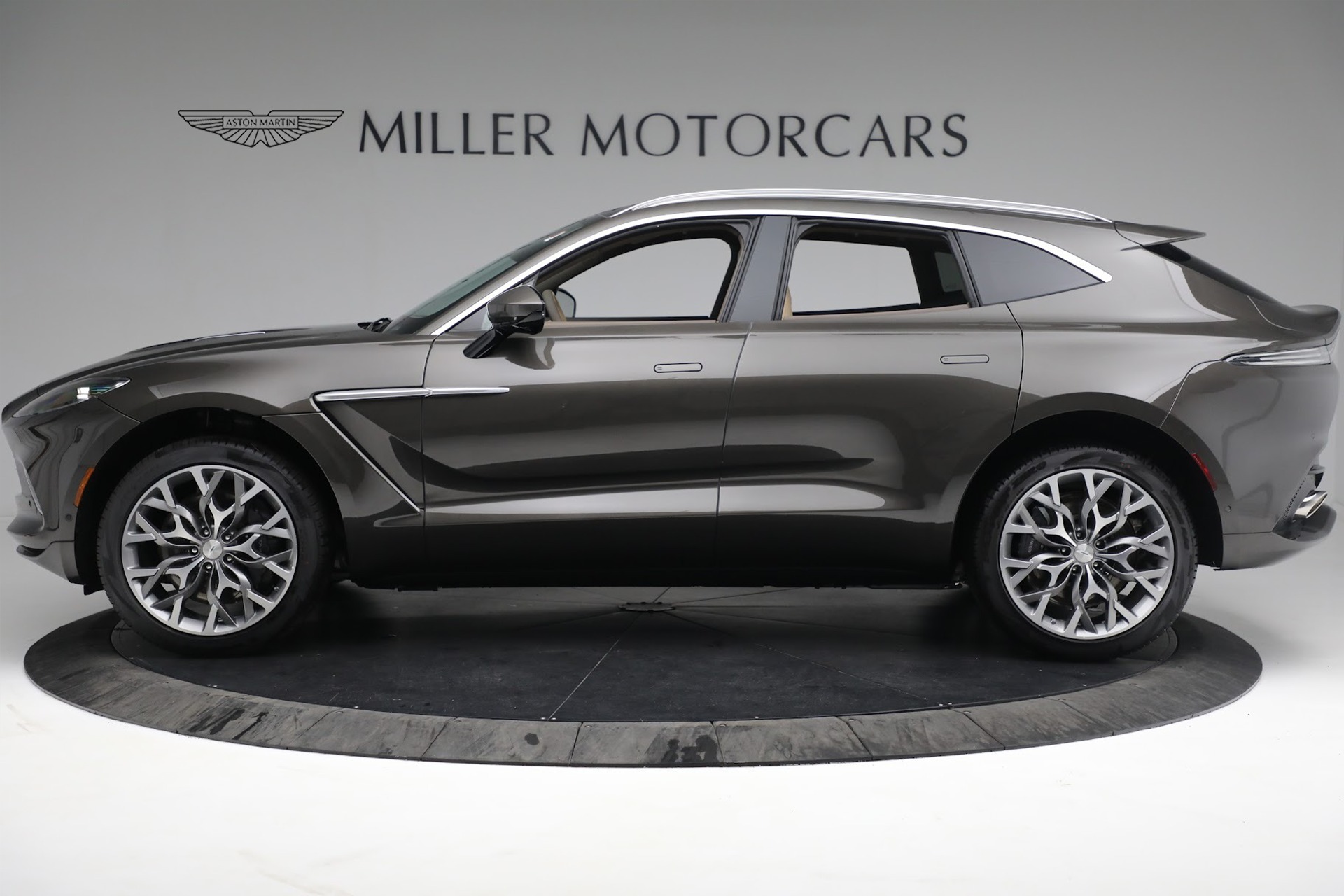 Used 2022 Aston Martin DBX | St. Petersburg, FL