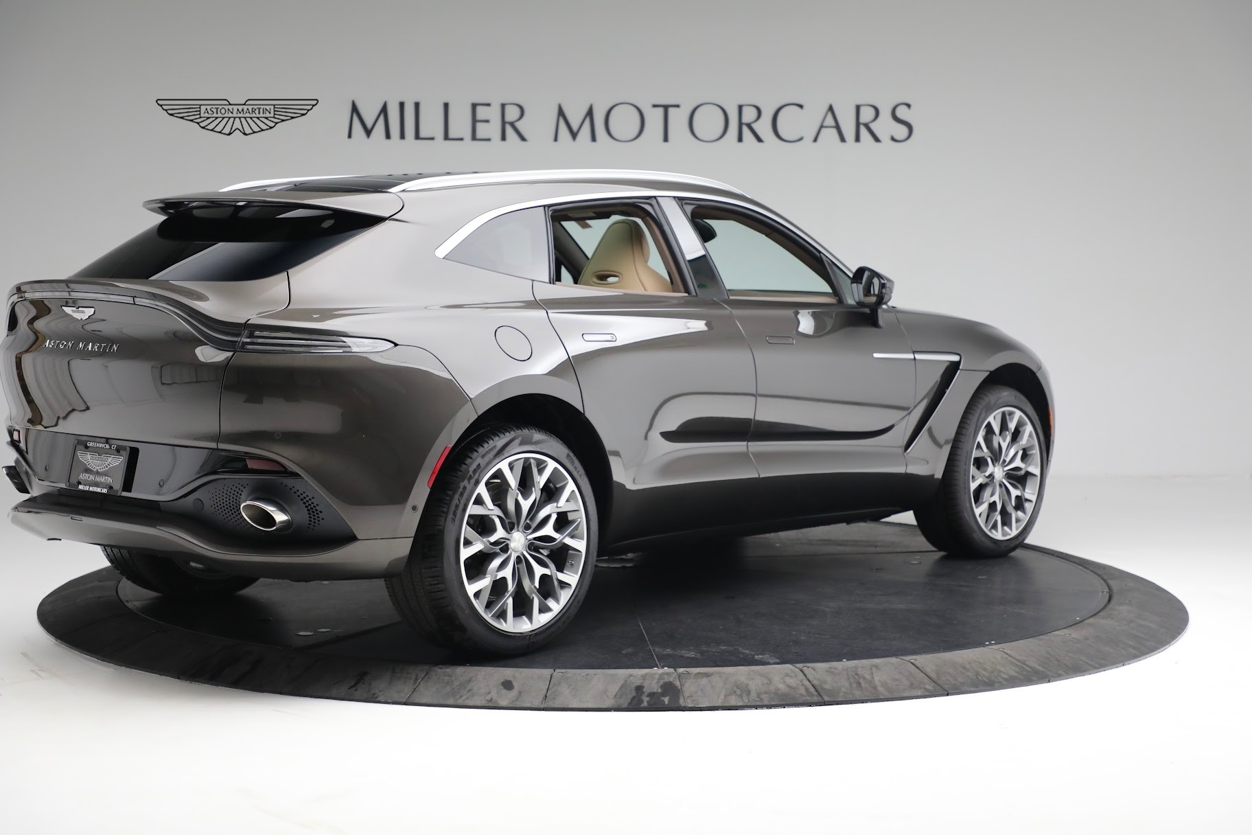 Used 2022 Aston Martin DBX | St. Petersburg, FL