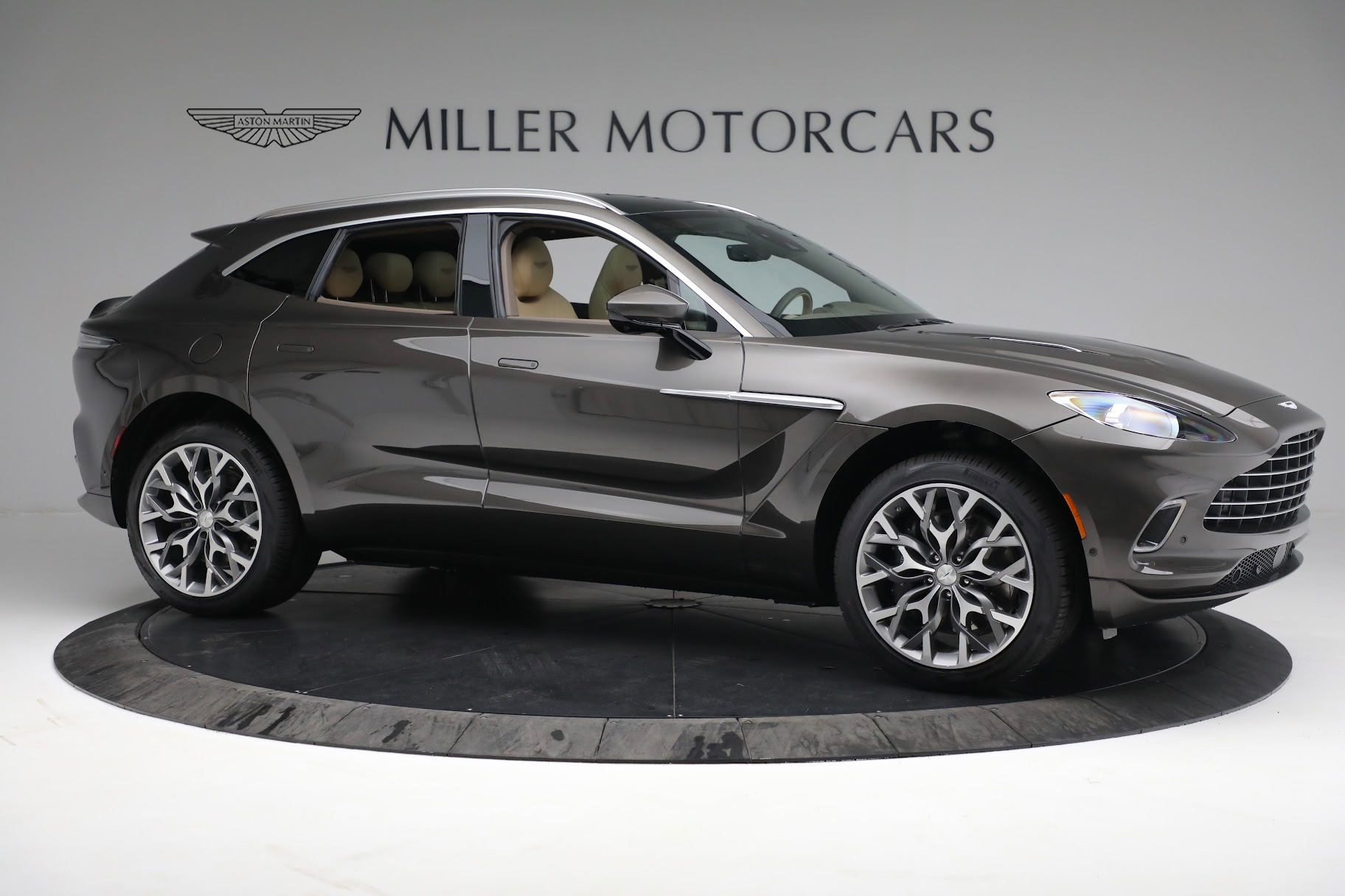 Used 2022 Aston Martin DBX | St. Petersburg, FL