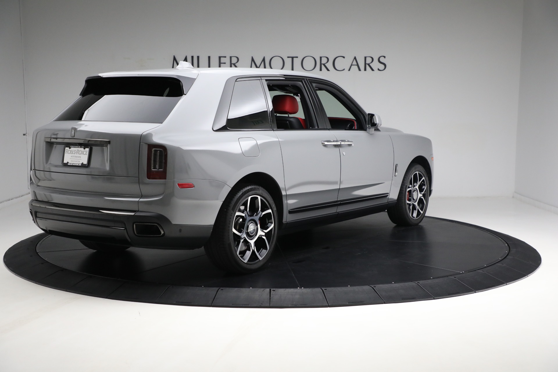 New 2022 Rolls-Royce Cullinan Black Badge | St. Petersburg, FL