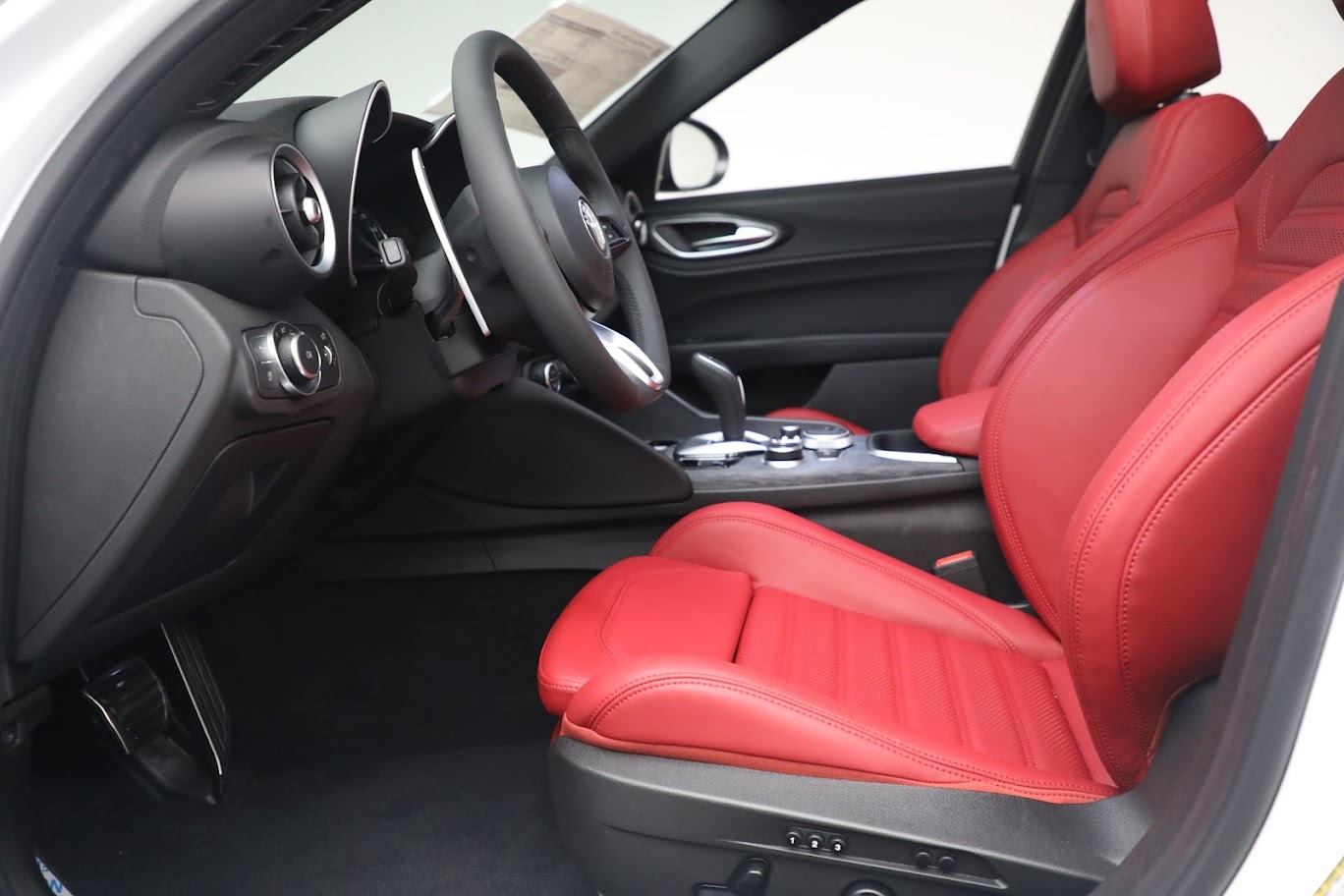 New 2022 Alfa Romeo Giulia Sprint | St. Petersburg, FL