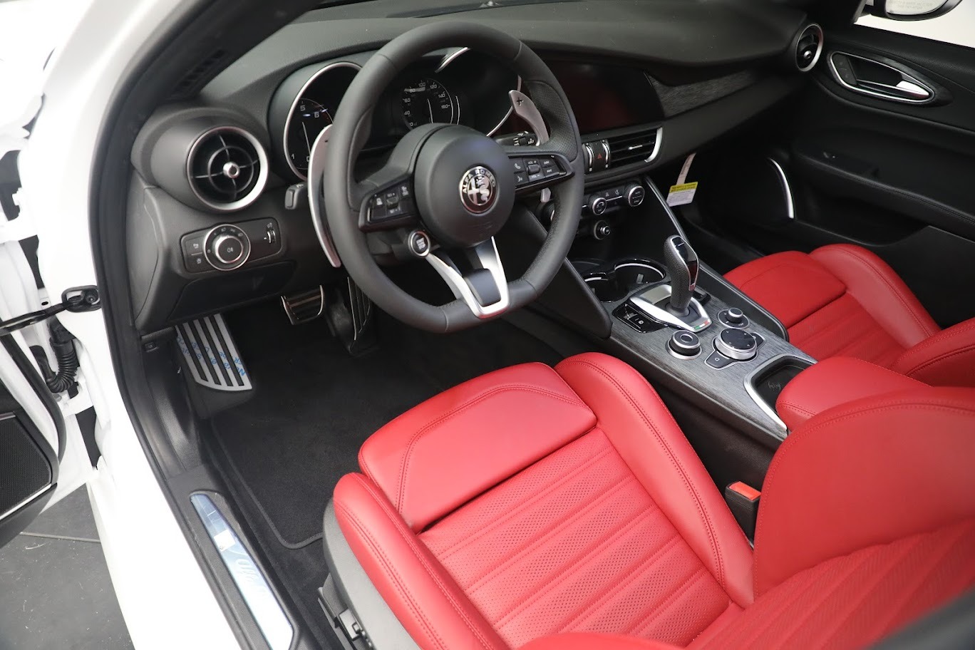 New 2022 Alfa Romeo Giulia Sprint | St. Petersburg, FL