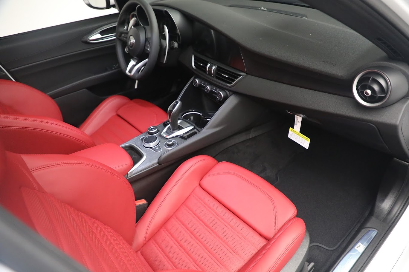New 2022 Alfa Romeo Giulia Sprint | St. Petersburg, FL